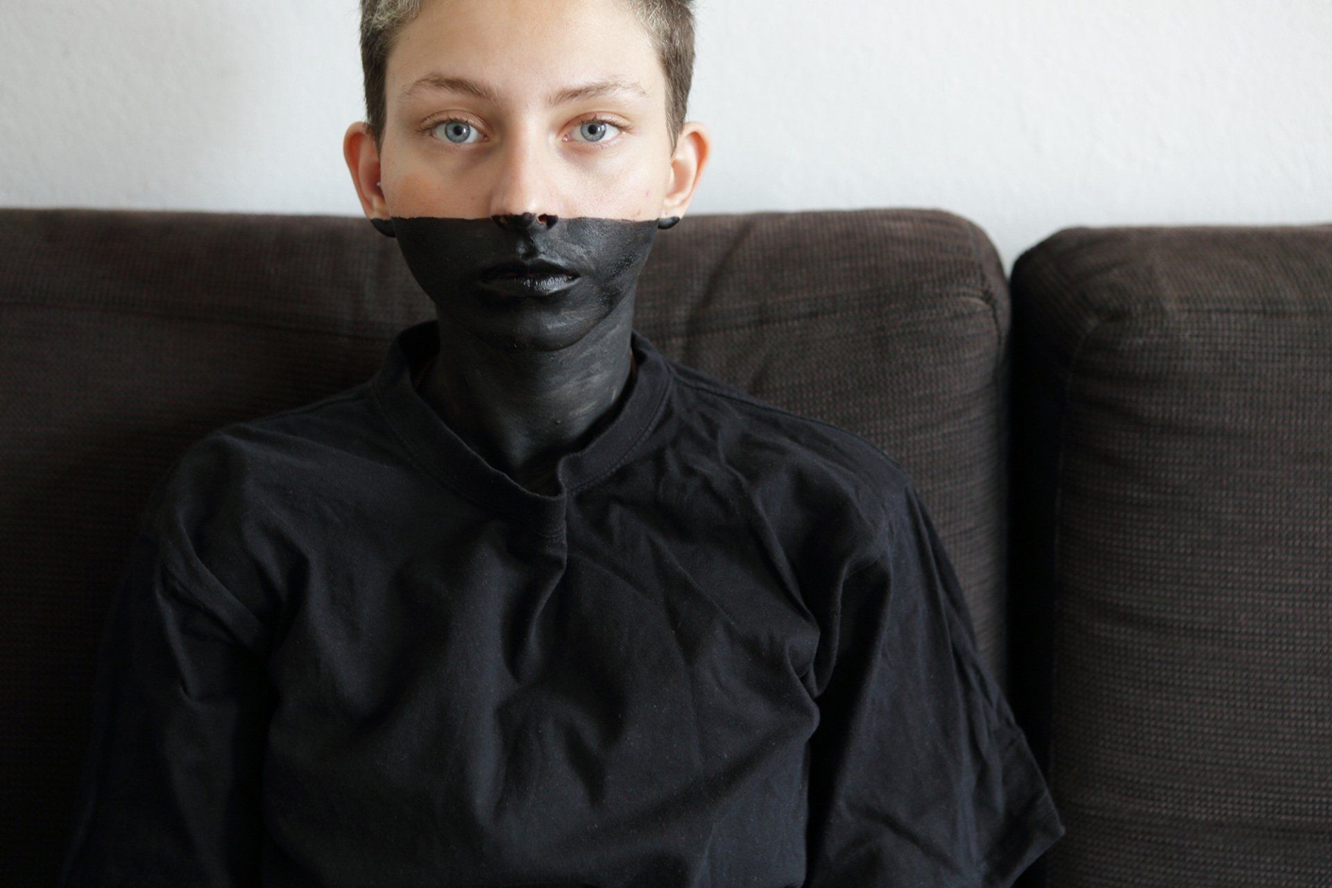 „Halfface No. 1“ by Sebastian Bieniek (B1EN1EK), 2014, Berlin (Germany). Model: Robby Vafai. Edition of 9 original photographs. 67 cm. x 100 cm. From the „Halfface“ series. Oeuvre of Bieniek HalfFace. „Halfface No. 1“ by Sebastian Bieniek (B1EN1EK), 2014, Berlin (Germany). Model: Robby Vafai. Edition of 9 original photographs. 67 cm. x 100 cm. From the „Halfface“ series. Oeuvre of Bieniek HalfFace.