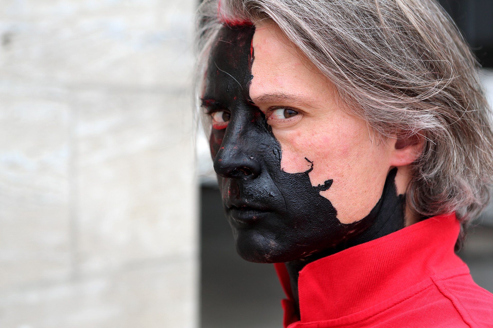 „Bieniek Himself No. 1“ by Sebastian Bieniek (B1EN1EK), 2019. Edition of 9 original photographs. 67 cm. x 100 cm. From the „Bieniek Himself“ series. Oeuvre of BieniekFace (Bieniek-Face). „Bieniek Himself No. 1“ by Sebastian Bieniek (B1EN1EK), 2019. Edition of 9 original photographs. 67 cm. x 100 cm. From the „Bieniek Himself“ series. Oeuvre of BieniekFace (Bieniek-Face).