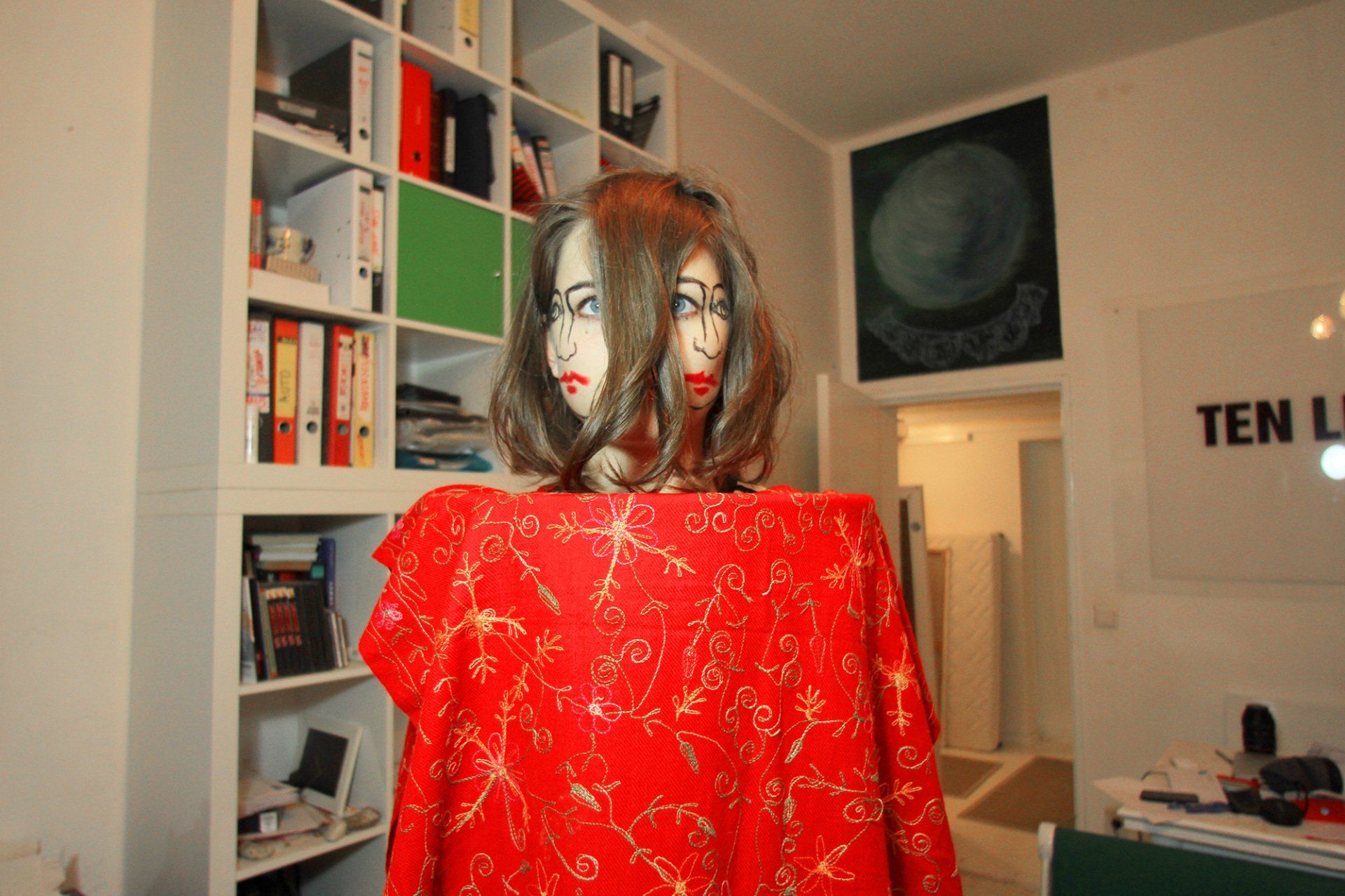 „Doublefaced No. 14“ by Sebastian Bieniek (B1EN1EK), 2013. Edition of 9 original photographs. 58 cm. x 83 cm. From the „Doublefaced“ series. Oeuvre of BieniekFace (Bieniek-Face). „Doublefaced No. 14“ by Sebastian Bieniek (B1EN1EK), 2013. Edition of 9 original photographs. 58 cm. x 83 cm. From the „Doublefaced“ series. Oeuvre of BieniekFace (Bieniek-Face).