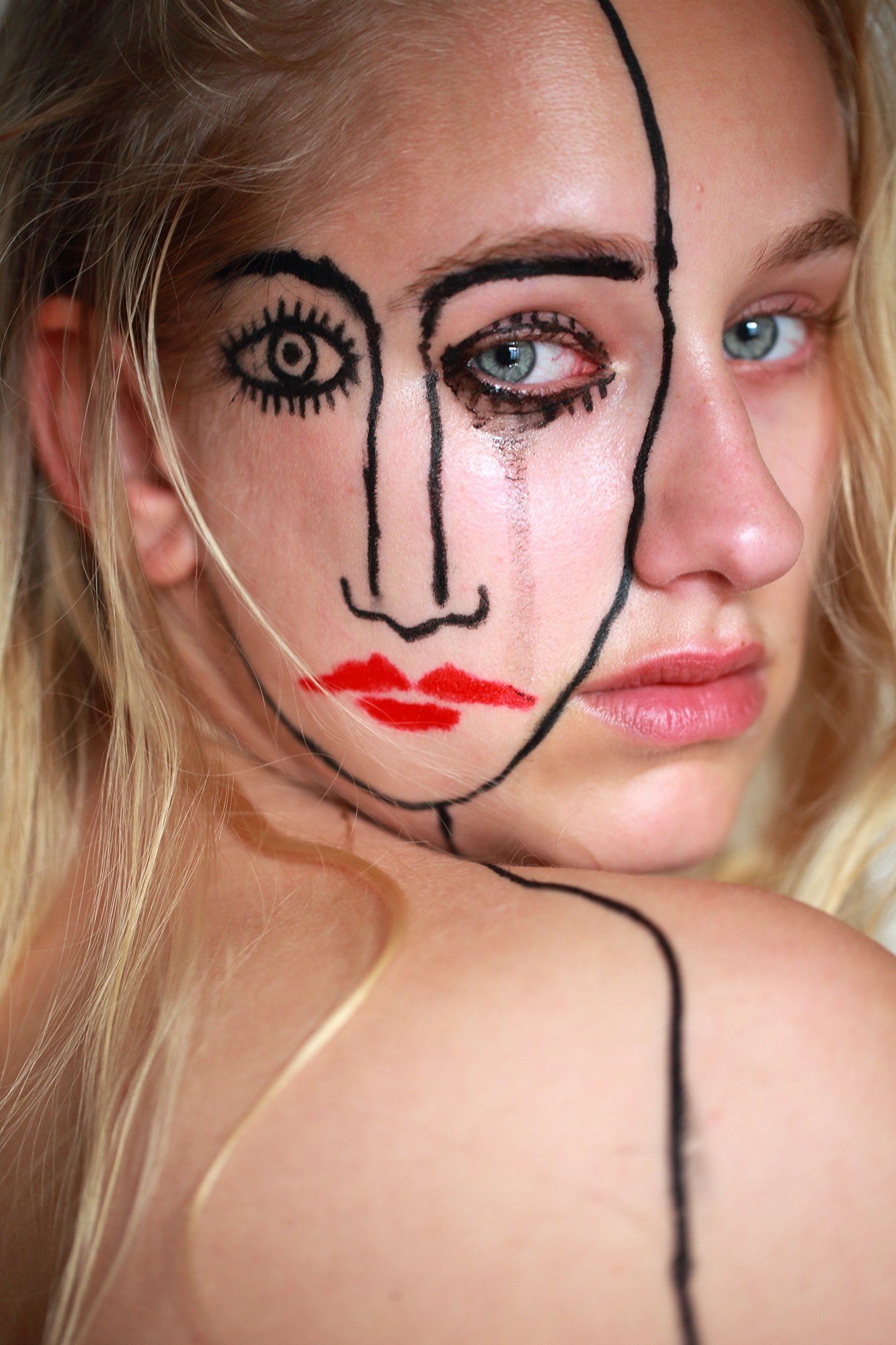 „Crying Bieniek-Face No. 2“ by Sebastian Bieniek (B1EN1EK), 2018, Berlin. Model: Anna Müller. Oeuvre of Bieniek-Face. Edition of 9 original photographs. 67 cm. x 100 cm. From the „Crying Bieniek-Face“ series. „Crying Bieniek-Face No. 2“ by Sebastian Bieniek (B1EN1EK), 2018, Berlin. Model: Anna Müller. Oeuvre of Bieniek-Face. Edition of 9 original photographs. 67 cm. x 100 cm. From the „Crying Bieniek-Face“ series.