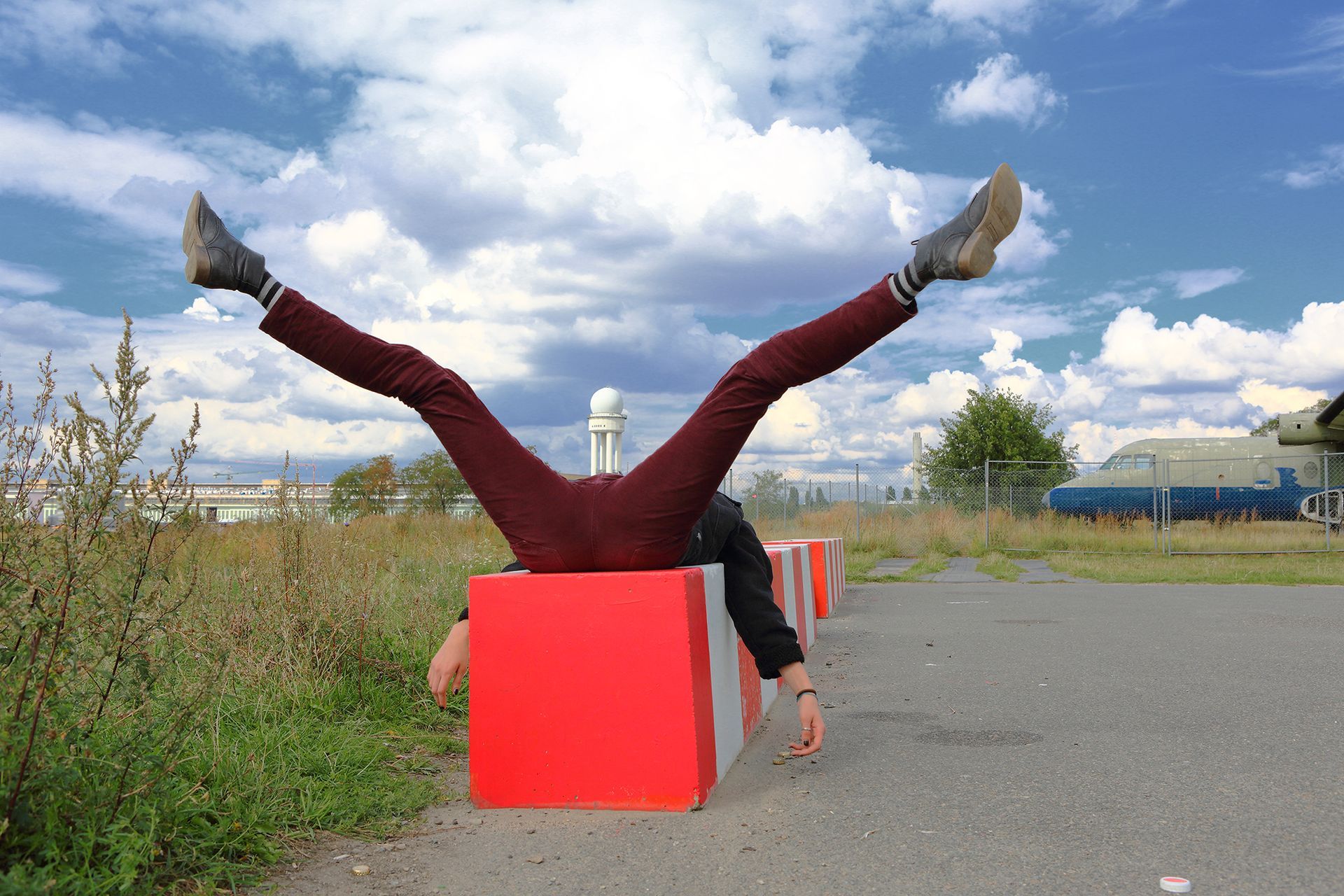 „Dictator No. 2“ by Sebastian Bieniek, 2015. Edition of 9 original photographs. 67 cm. x 100 cm. „Dictator No. 2“ by Sebastian Bieniek, 2015. Edition of 9 original photographs. 67 cm. x 100 cm.