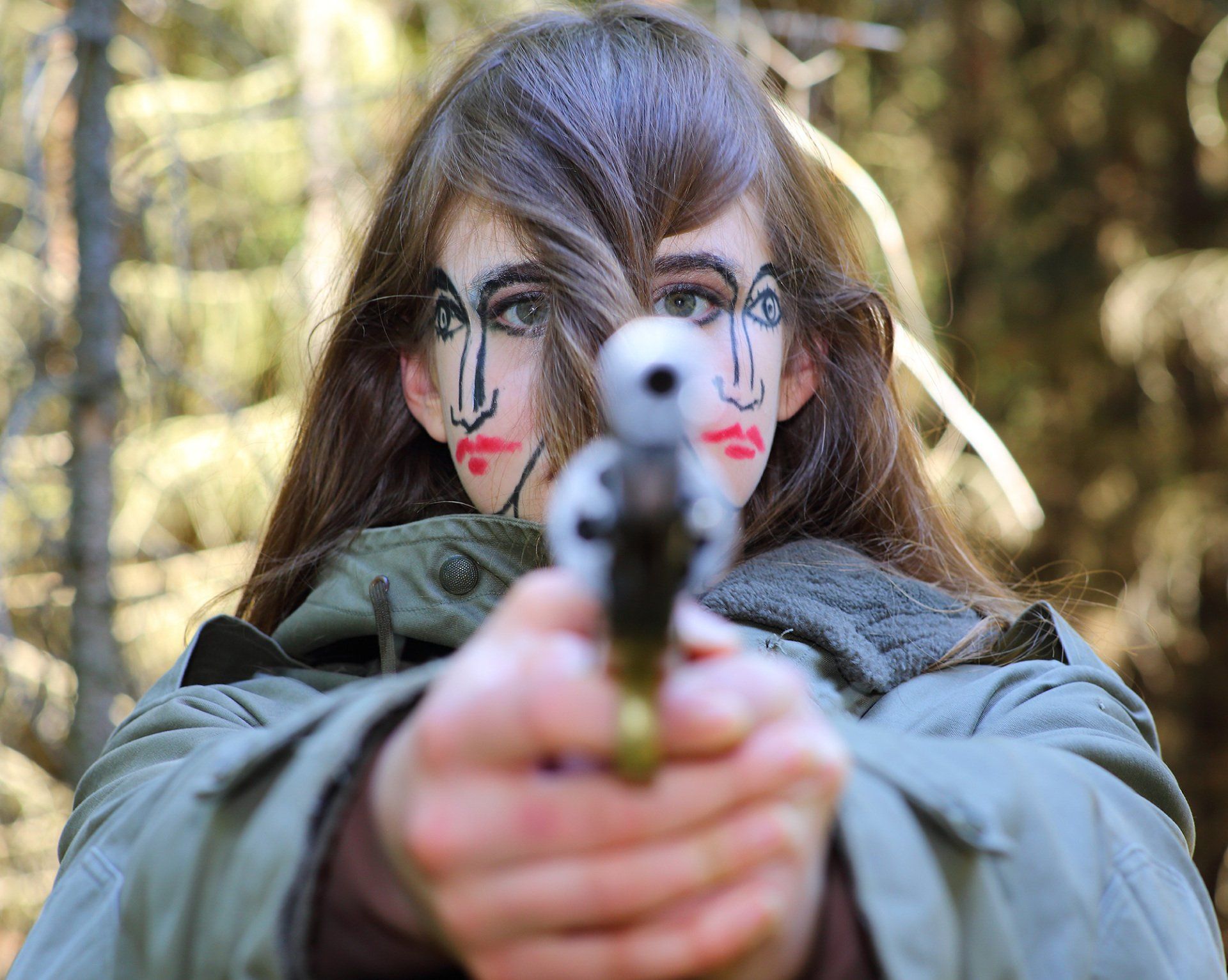 „Coltface No. 2“ by Sebastian Bieniek (B1EN1EK), 2016. Edition of 9 original photographs. 67 cm. x 84 cm. From the „Coltface“ series. Model: Johanna Asch. Oeuvre of BieniekFace (Bieniek-Face). „Me & My Friends No. 2“ (self-portrait) by Sebastian Bieniek (B1EN1EK), 2014. Edition of 9 original photographs. 67 cm. x 100 cm. From the „Me & My Friends“ series. Oeuvre of BieniekFace (Bieniek-Face).