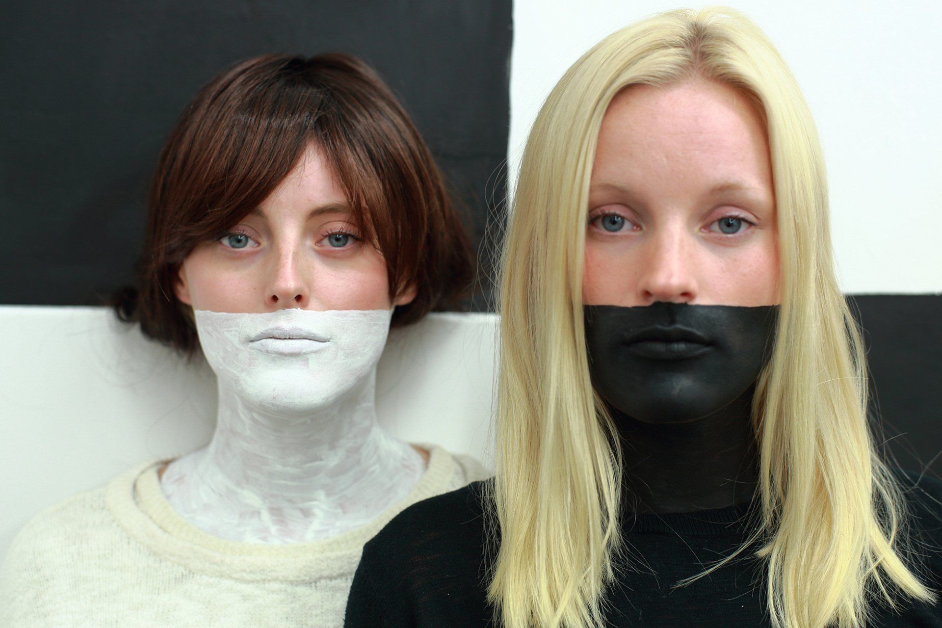 „Halfface No. 2“ by Sebastian Bieniek (B1EN1EK), 2015, Berlin (Germany). Model: Sally Westholm. Oeuvre of Bieniek-Face. Edition of 9 original photographs. 67 cm. x 100 cm. From the „Halfface“ series. Oeuvre of Bieniek-Face.