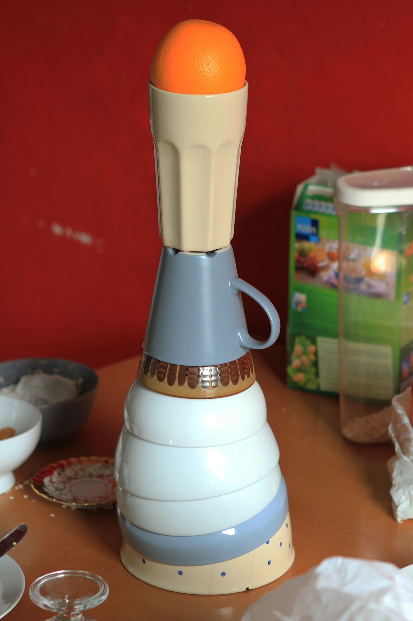 „Everyday Sculpture no. 2“ (The Breakfast Tower) by Sebastian Bieniek (B1EN1EK), 2013, Berlin (Germany). Edition of 9 original photographs. „Everyday Sculpture no. 2“ (The Breakfast Tower) by Sebastian Bieniek (B1EN1EK), 2013, Berlin (Germany). Edition of 9 original photographs.