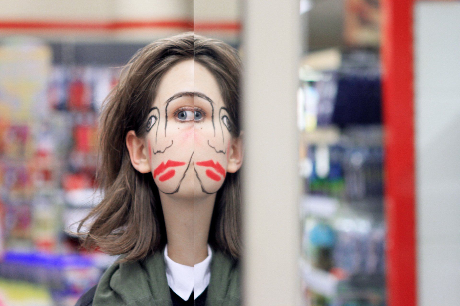 „Doublefaced No. 20“ by Sebastian Bieniek (B1EN1EK), 2013. Edition of 9 original photographs. 58 cm. x 83 cm. From the „Doublefaced“ series. Oeuvre of BieniekFace (Bieniek-Face). „Doublefaced No. 20“ by Sebastian Bieniek (B1EN1EK), 2013. Edition of 9 original photographs. 58 cm. x 83 cm. From the „Doublefaced“ series. Oeuvre of BieniekFace (Bieniek-Face).