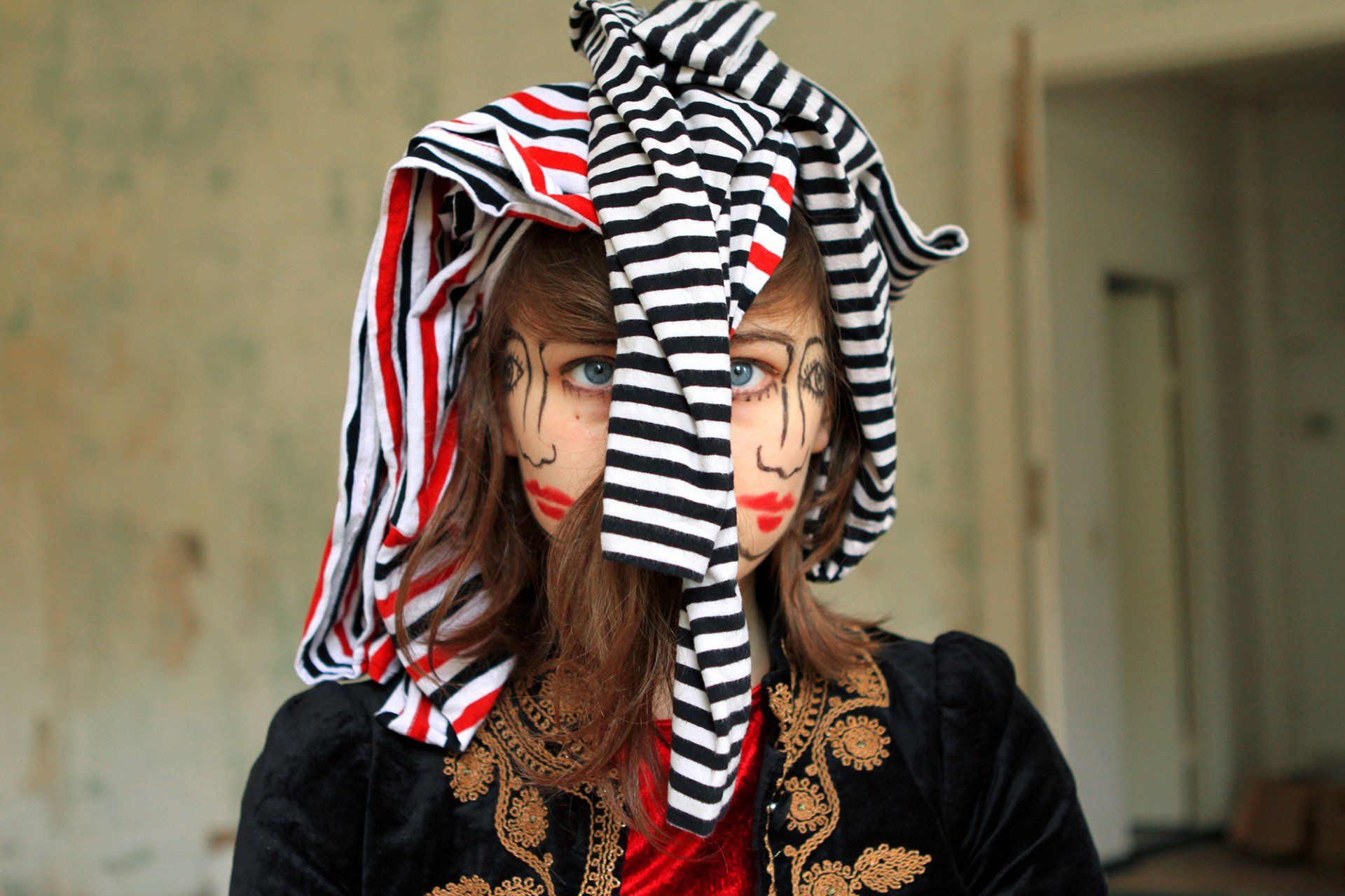 „Doublefaced No. 28“ by Sebastian Bieniek (B1EN1EK), 2013. Edition of 9 original photographs. 58 cm. x 83 cm. From the „Doublefaced“ series. Oeuvre of BieniekFace (Bieniek-Face). „Doublefaced No. 28“ by Sebastian Bieniek (B1EN1EK), 2013. Edition of 9 original photographs. 58 cm. x 83 cm. From the „Doublefaced“ series. Oeuvre of BieniekFace (Bieniek-Face).