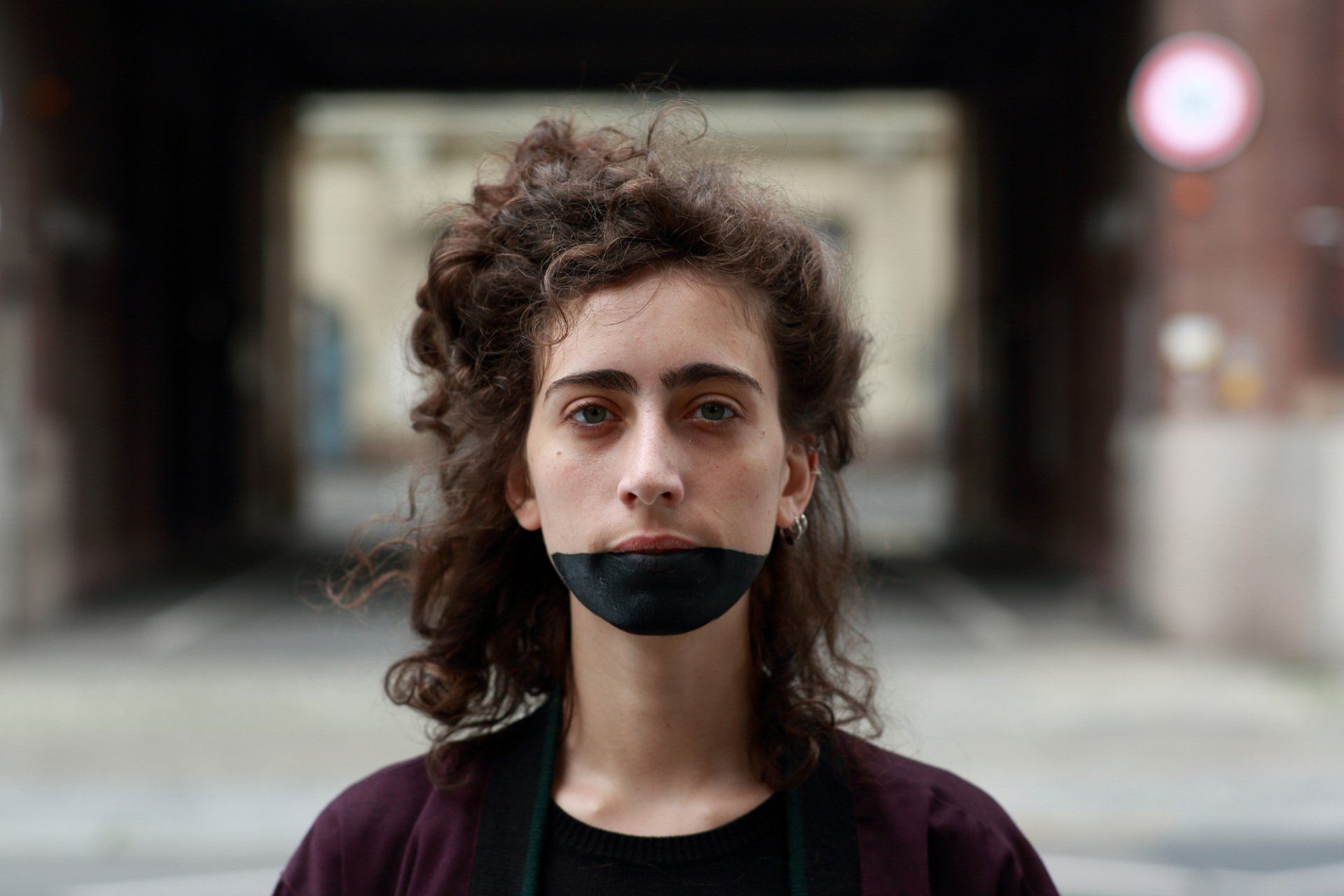 „Halfface No. 3“ by Sebastian Bieniek (B1EN1EK), 2016, Berlin (Germany). Model: Chiara di Carmine. Oeuvre of Bieniek-Face. Edition of 9 original photographs. 67 cm. x 100 cm. From the „Halfface“ series. Oeuvre of Bieniek-Face. „Halfface No. 3“ by Sebastian Bieniek (B1EN1EK), 2016, Berlin (Germany). Model: Chiara di Carmine. Oeuvre of Bieniek-Face. Edition of 9 original photographs. 67 cm. x 100 cm. From the „Halfface“ series. Oeuvre of Bieniek-Face.