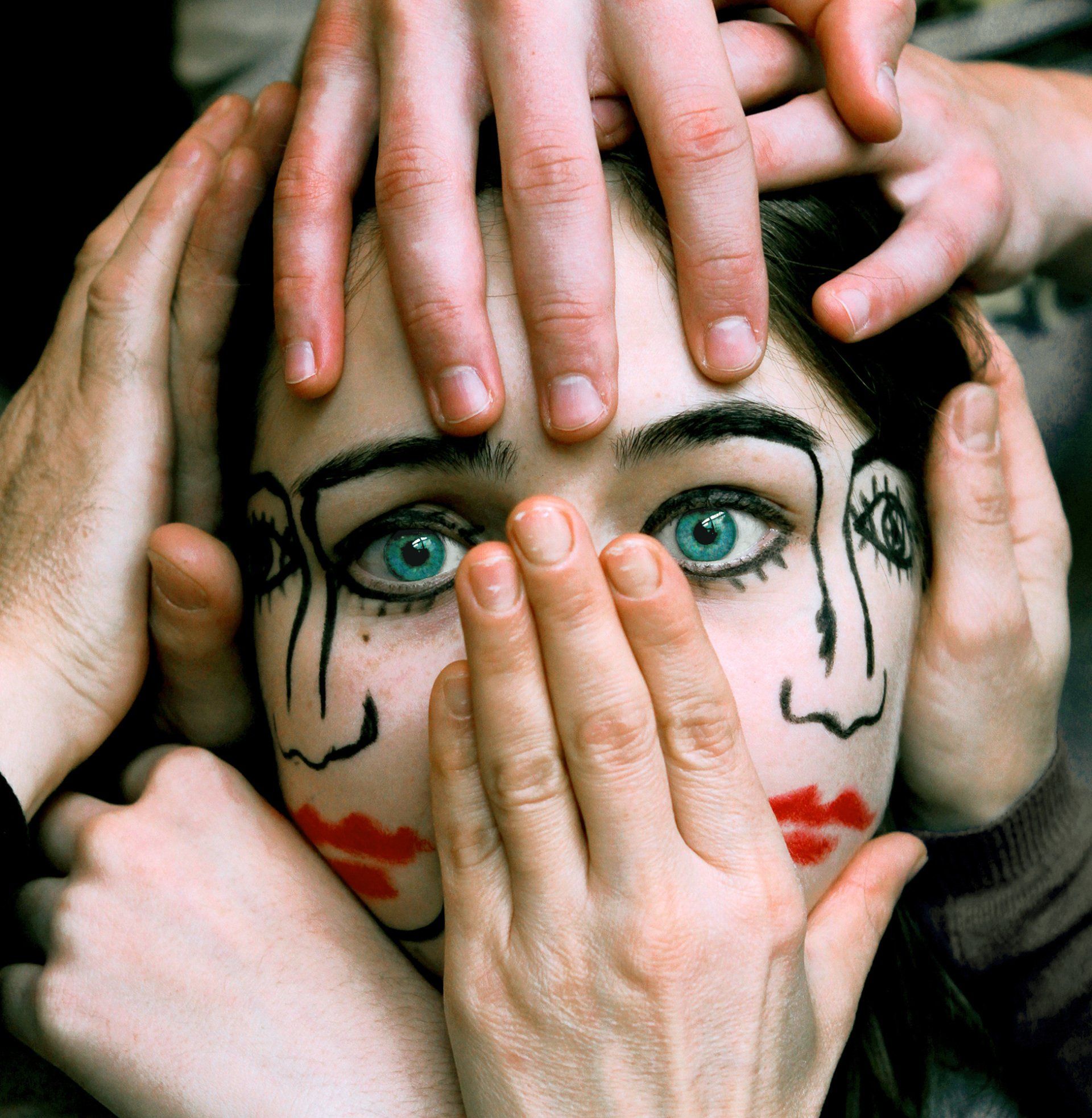 „Doublefaced No. 30“ by Sebastian Bieniek (B1EN1EK), 2013. Edition of 9 original photographs. 58 cm. x 57 cm. From the „Doublefaced“ series. Oeuvre of BieniekFace (Bieniek-Face). „Doublefaced No. 30“ by Sebastian Bieniek (B1EN1EK), 2013. Edition of 9 original photographs. 58 cm. x 57 cm. From the „Doublefaced“ series. Oeuvre of BieniekFace (Bieniek-Face).