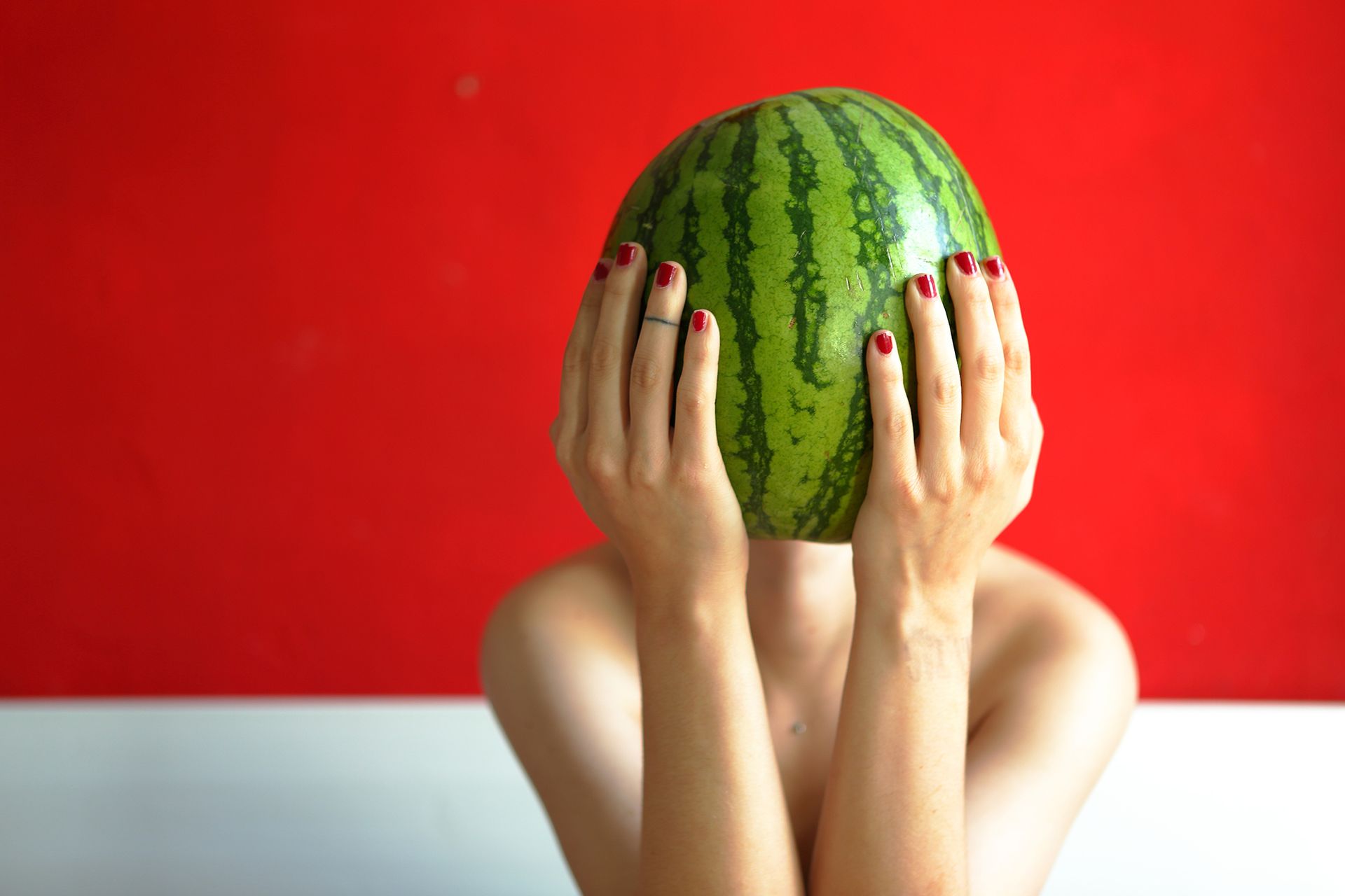 „Hidden Face No. 4“ by Sebastian Bieniek, 2014. Edition of 9 original photographs. 67 cm. x 100 cm. „Hidden Face No. 4“ by Sebastian Bieniek, 2014. Edition of 9 original photographs. 67 cm. x 100 cm.