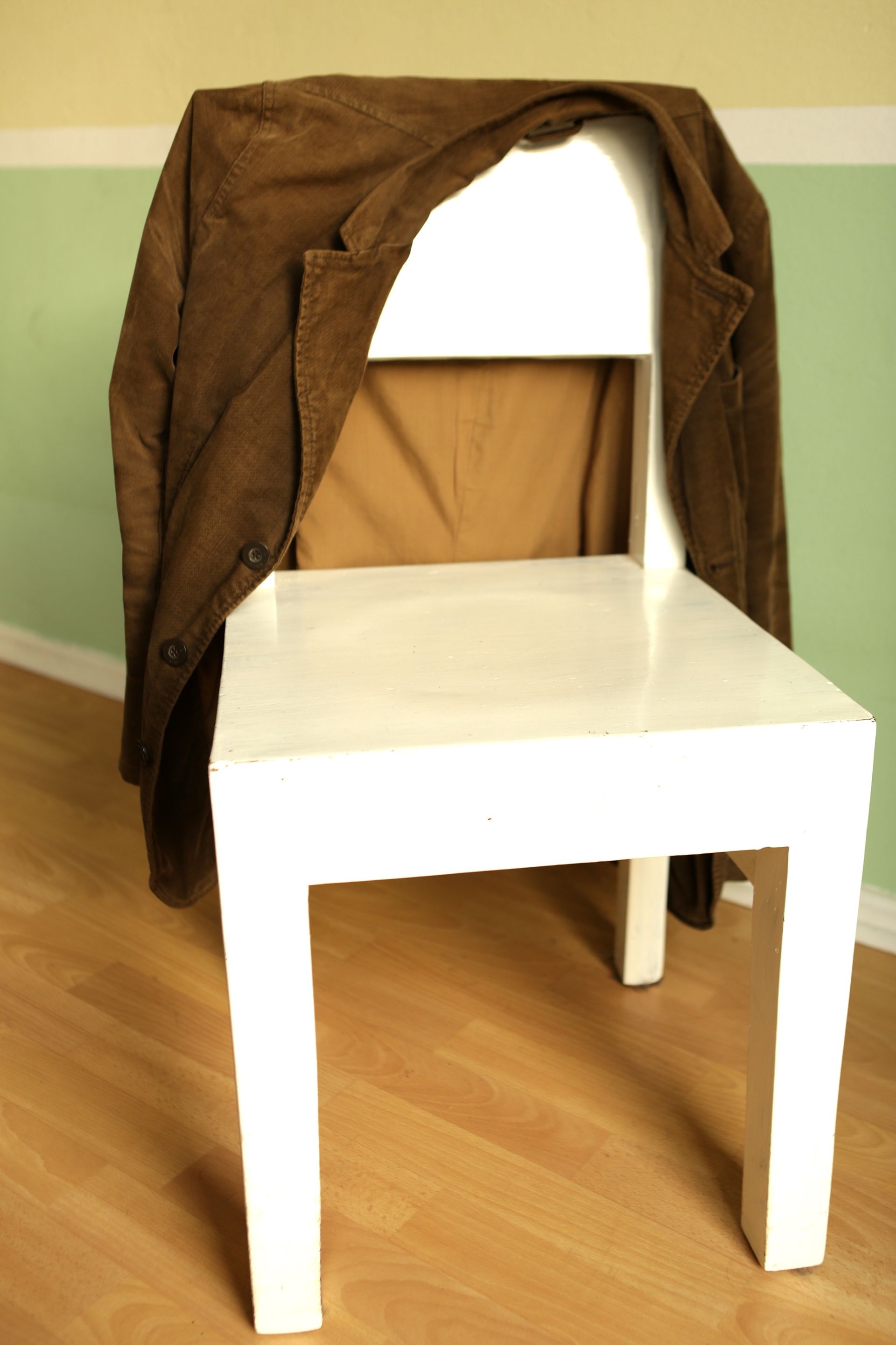 „Everyday Sculpture no. 5“ (Self-portrait as a chair) by Sebastian Bieniek (B1EN1EK), 2013, Berlin (Germany). Edition of 9 original photographs. „Everyday Sculpture no. 5“ (Self-portrait as a chair) by Sebastian Bieniek (B1EN1EK), 2013, Berlin (Germany). Edition of 9 original photographs.