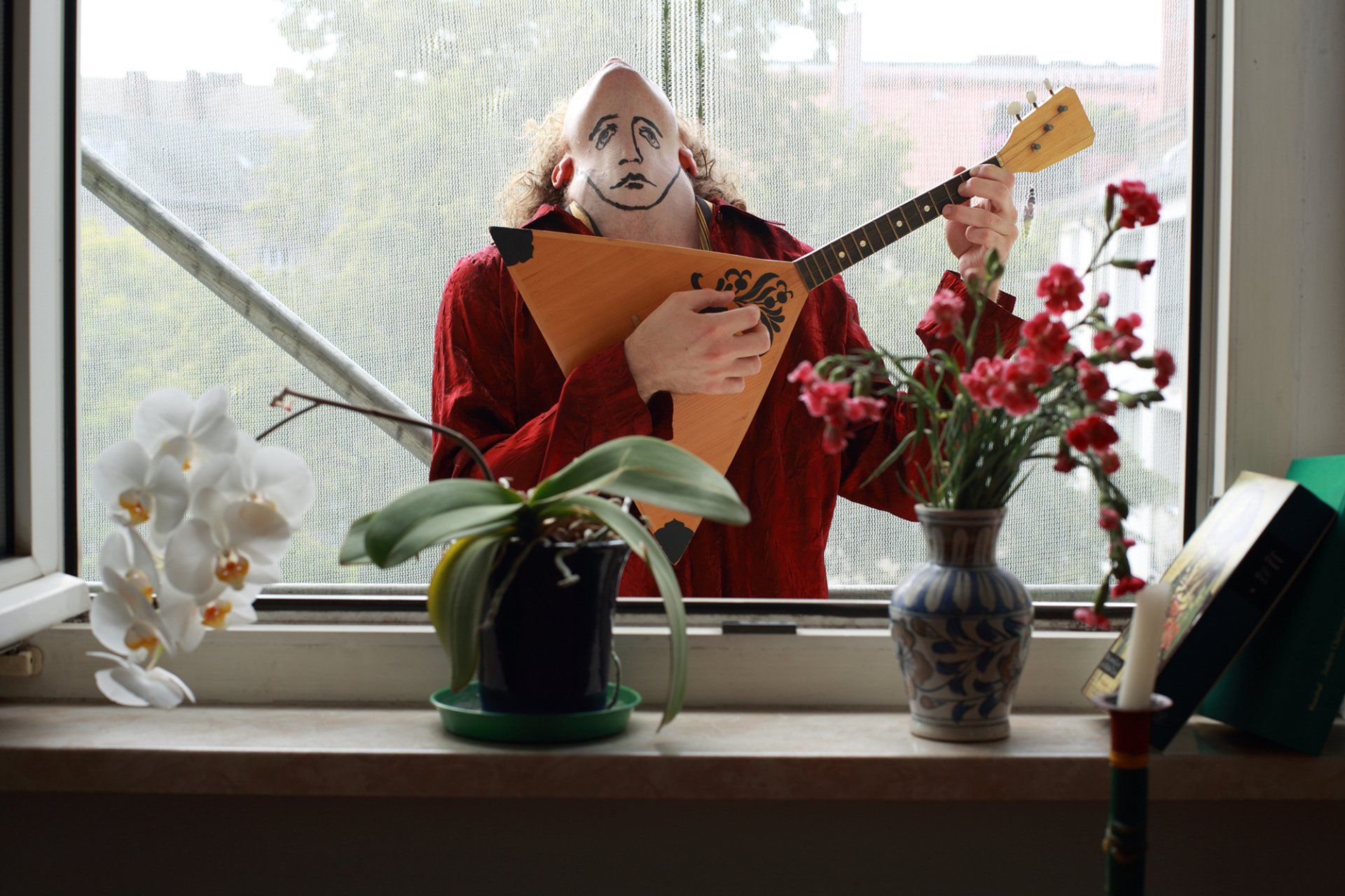 „Underface No. 5“ by Sebastian Bieniek (B1EN1EK), 2017, Berlin (Germany). Edition of 9 original photographs. 67 cm. x 100 cm. From the „Underface“ series. Oeuvre of Bieniek-Face (BieniekFace). „Underface No. 5“ by Sebastian Bieniek (B1EN1EK), 2017, Berlin (Germany). Edition of 9 original photographs. 67 cm. x 100 cm. From the „Underface“ series. Oeuvre of Bieniek-Face (BieniekFace).