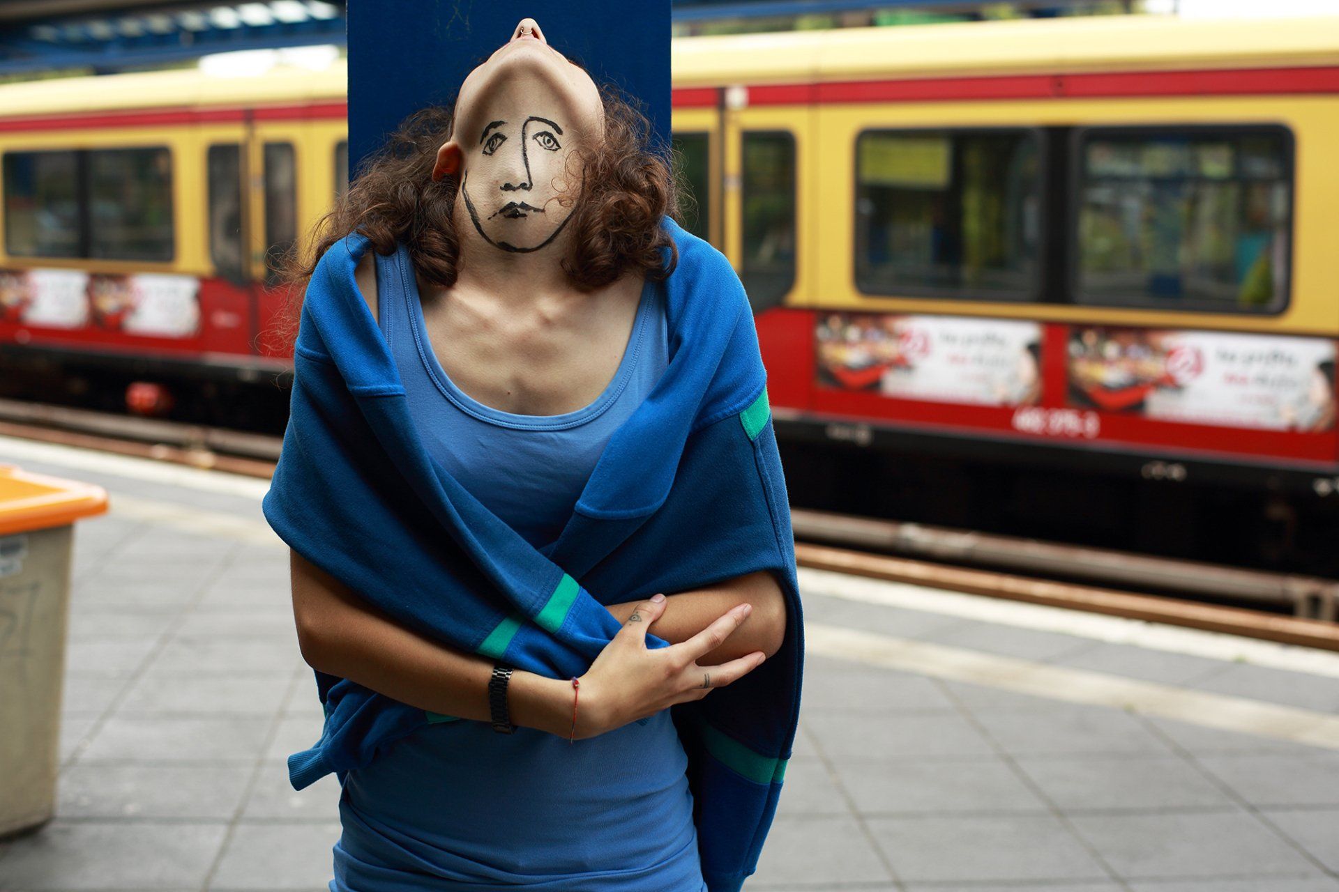 „Underface No. 6“ by Sebastian Bieniek (B1EN1EK), 2017, Berlin (Germany). Edition of 9 original photographs. 67 cm. x 100 cm. From the „Underface“ series. Oeuvre of Bieniek-Face (BieniekFace). „Underface No. 6“ by Sebastian Bieniek (B1EN1EK), 2017, Berlin (Germany). Edition of 9 original photographs. 67 cm. x 100 cm. From the „Underface“ series. Oeuvre of Bieniek-Face (BieniekFace).