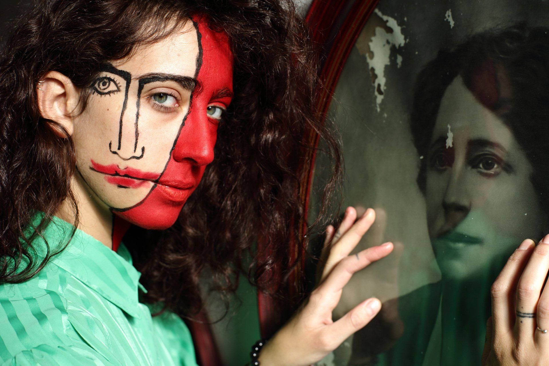 „Redface No. 6“ by Sebastian Bieniek (B1EN1EK), 2017, Rome (Italy). Model: Chiara di Carmine. Edition of 9 original photographs. 67 cm. x 100 cm. From the „Redface“ series. Oeuvre of Bieniek-Face (BieniekFace). „Redface No. 6“ by Sebastian Bieniek (B1EN1EK), 2017, Rome (Italy). Model: Chiara di Carmine. Edition of 9 original photographs. 67 cm. x 100 cm. From the „Redface“ series. Oeuvre of Bieniek-Face (BieniekFace).