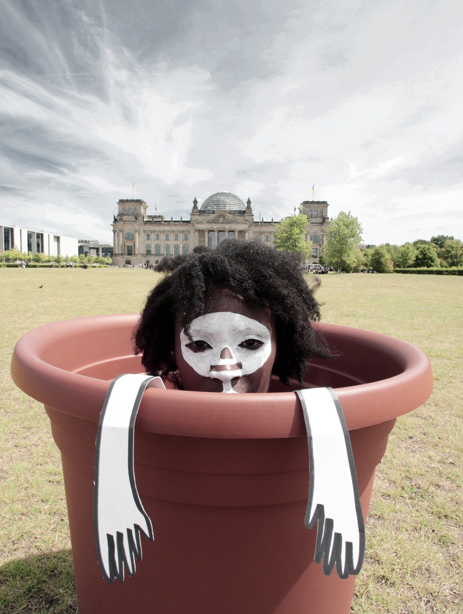 „Bifaced No. 6“ by Sebastian Bieniek (B1EN1EK), 2014. Edition of 9 original photographs. 89 cm. x 67 cm. From the „Bifaced“ series. Oeuvre of BieniekFace (Bieniek-Face). „Bifaced No. 6“ by Sebastian Bieniek (B1EN1EK), 2014. Edition of 9 original photographs. 89 cm. x 67 cm. From the „Bifaced“ series. Oeuvre of BieniekFace (Bieniek-Face).