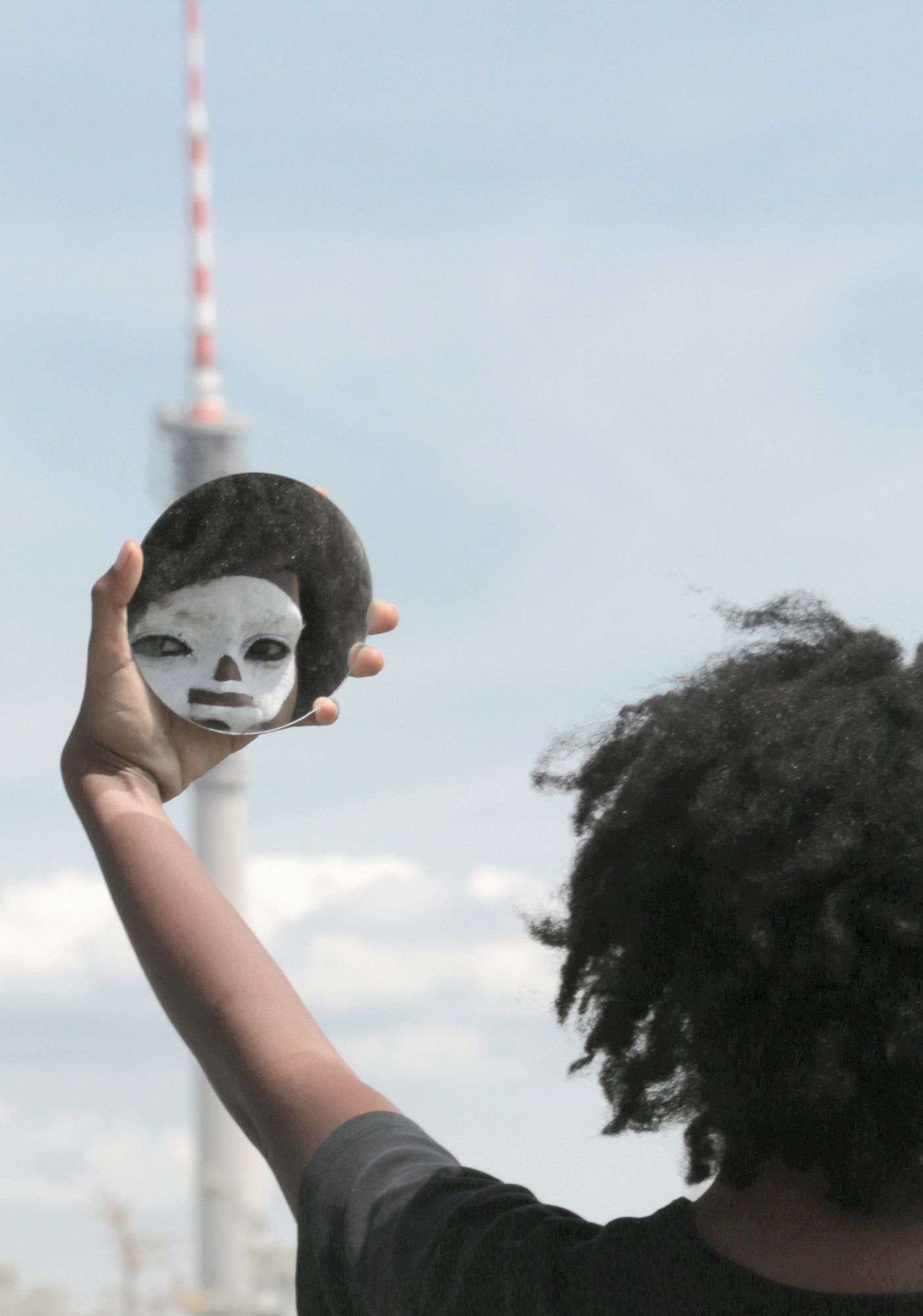 „Bifaced No. 7“ by Sebastian Bieniek (B1EN1EK), 2014. Edition of 9 original photographs. 100 cm. x 67 cm. From the „Bifaced“ series. Oeuvre of BieniekFace (Bieniek-Face). „Bifaced No. 7“ by Sebastian Bieniek (B1EN1EK), 2014. Edition of 9 original photographs. 100 cm. x 67 cm. From the „Bifaced“ series. Oeuvre of BieniekFace (Bieniek-Face).