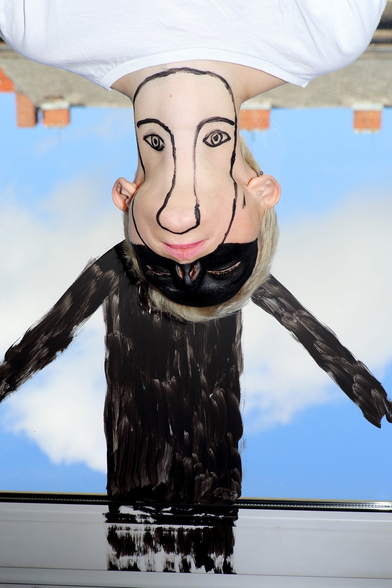 „Polarized No. 7“ by Sebastian Bieniek (B1EN1EK), 2015, Berlin (Germany). Edition of 9 original photographs. 100 cm. x 67 cm. From the „Polarized“ series. Oeuvre of Bieniek-Face (BieniekFace). „Polarized No. 7“ by Sebastian Bieniek (B1EN1EK), 2015, Berlin (Germany). Edition of 9 original photographs. 100 cm. x 67 cm. From the „Polarized“ series. Oeuvre of Bieniek-Face (BieniekFace).