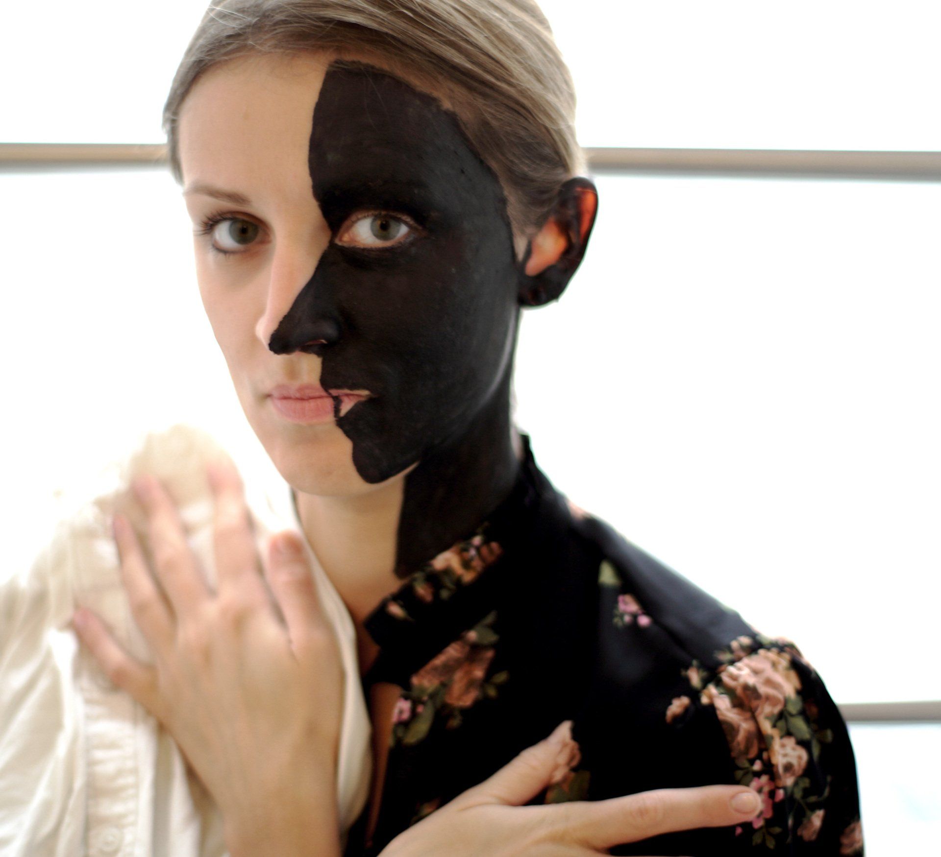 „Metaface No. 7“ by Sebastian Bieniek (B1EN1EK), 2018, Berlin. Model: Joanna Hoppe. Oeuvre of Bieniek-Face. Edition of 9 original photographs. 67 cm. x 73,5 cm. From the „Metaface“ series. Oeuvre of Bieniek-Face. „Metaface No. 7“ by Sebastian Bieniek (B1EN1EK), 2018, Berlin. Model: Joanna Hoppe. Oeuvre of Bieniek-Face. Edition of 9 original photographs. 67 cm. x 73,5 cm. From the „Metaface“ series. Oeuvre of Bieniek-Face.