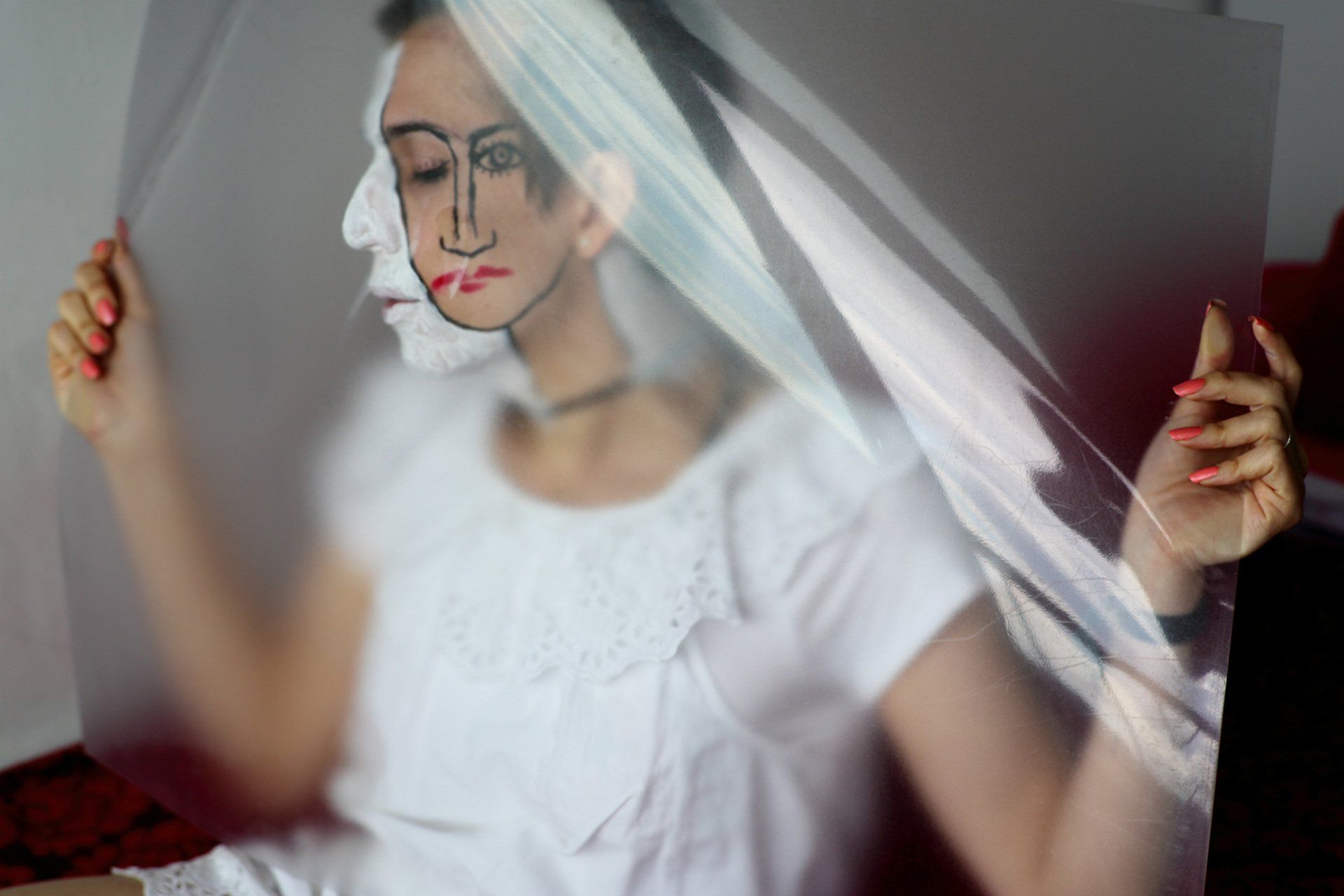 „Doublefaced No. 70“ by Sebastian Bieniek (B1EN1EK), 2015. Edition of 9 original photographs. 67 cm. x 100 cm. From the „Doublefaced 2015“ series. Oeuvre of BieniekFace (Bieniek-Face). „Doublefaced No. 70“ by Sebastian Bieniek (B1EN1EK), 2015. Edition of 9 original photographs. 67 cm. x 100 cm. From the „Doublefaced 2015“ series. Oeuvre of BieniekFace (Bieniek-Face).