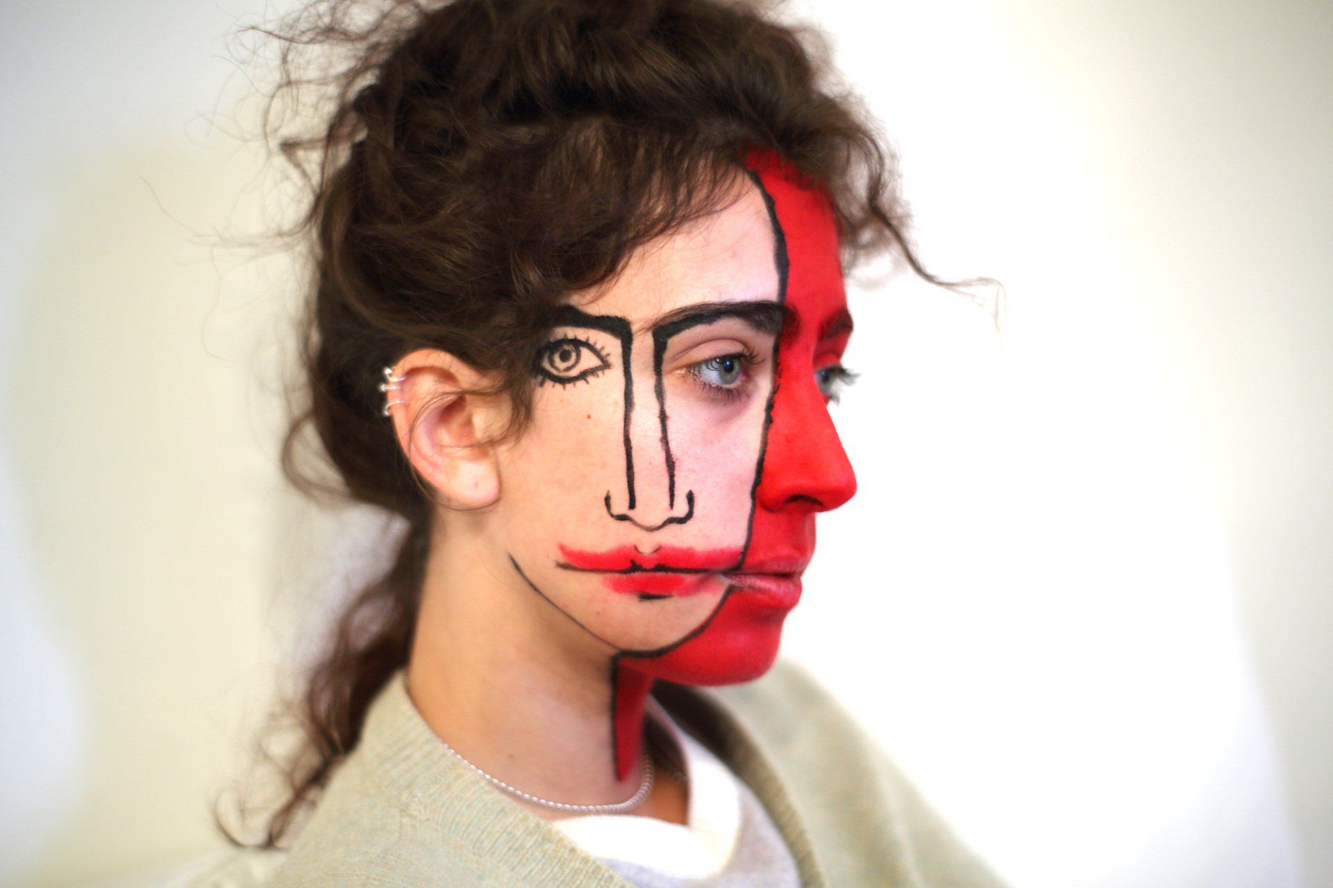 „Redface No. 8“ by Sebastian Bieniek (B1EN1EK), 2017, Rome (Italy). Model: Chiara di Carmine. Edition of 9 original photographs. 67 cm. x 100 cm. From the „Redface“ series. Oeuvre of Bieniek-Face (BieniekFace). „Redface No. 8“ by Sebastian Bieniek (B1EN1EK), 2017, Rome (Italy). Model: Chiara di Carmine. Edition of 9 original photographs. 67 cm. x 100 cm. From the „Redface“ series. Oeuvre of Bieniek-Face (BieniekFace).