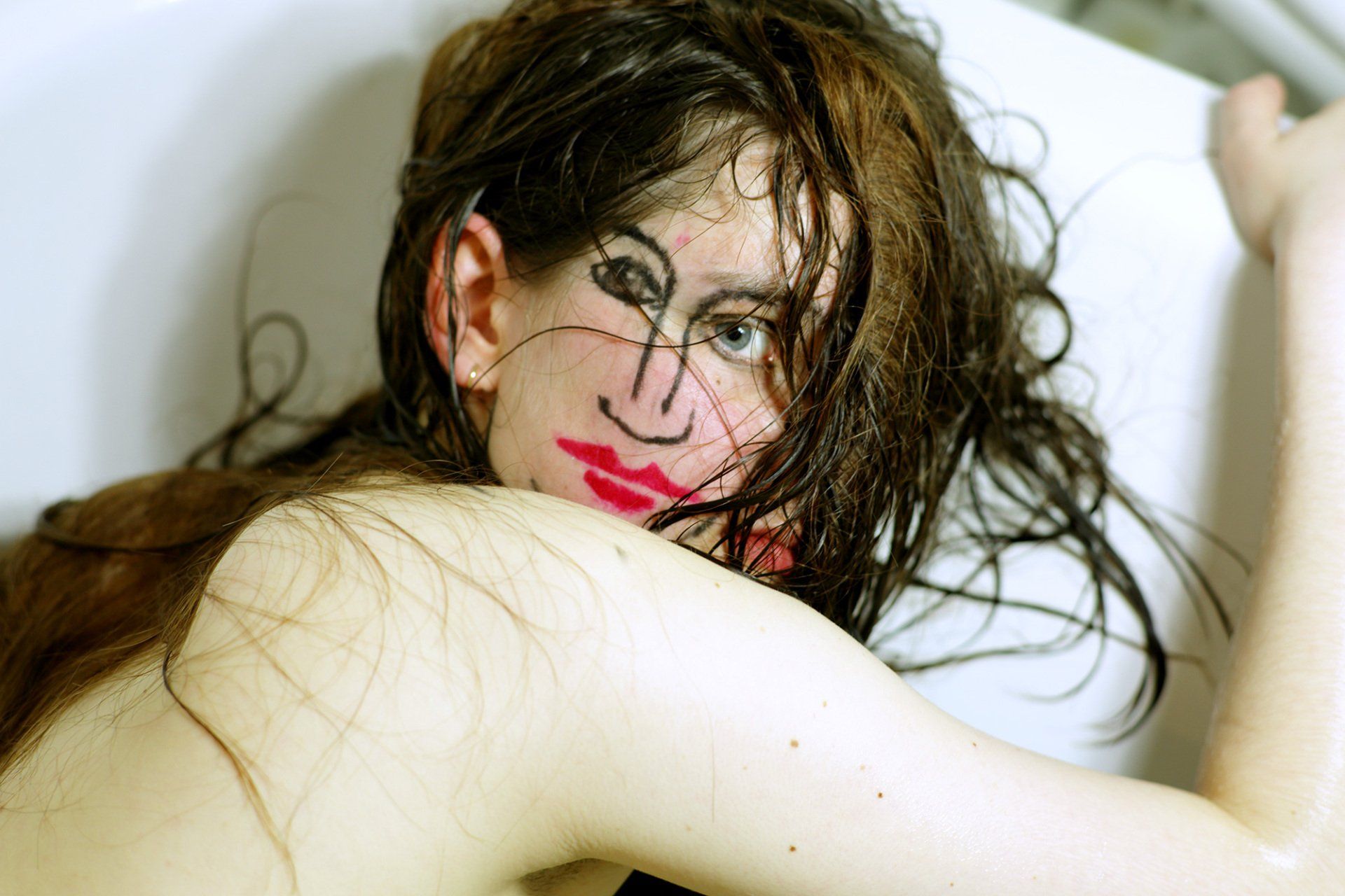 „Doublefaced No. 87“ by Sebastian Bieniek (B1EN1EK), 2015. Edition of 9 original photographs. 67 cm. x 100 cm. From the „Doublefaced 2015“ series. Oeuvre of BieniekFace (Bieniek-Face). „Doublefaced No. 87“ by Sebastian Bieniek (B1EN1EK), 2015. Edition of 9 original photographs. 67 cm. x 100 cm. From the „Doublefaced 2015“ series. Oeuvre of BieniekFace (Bieniek-Face).