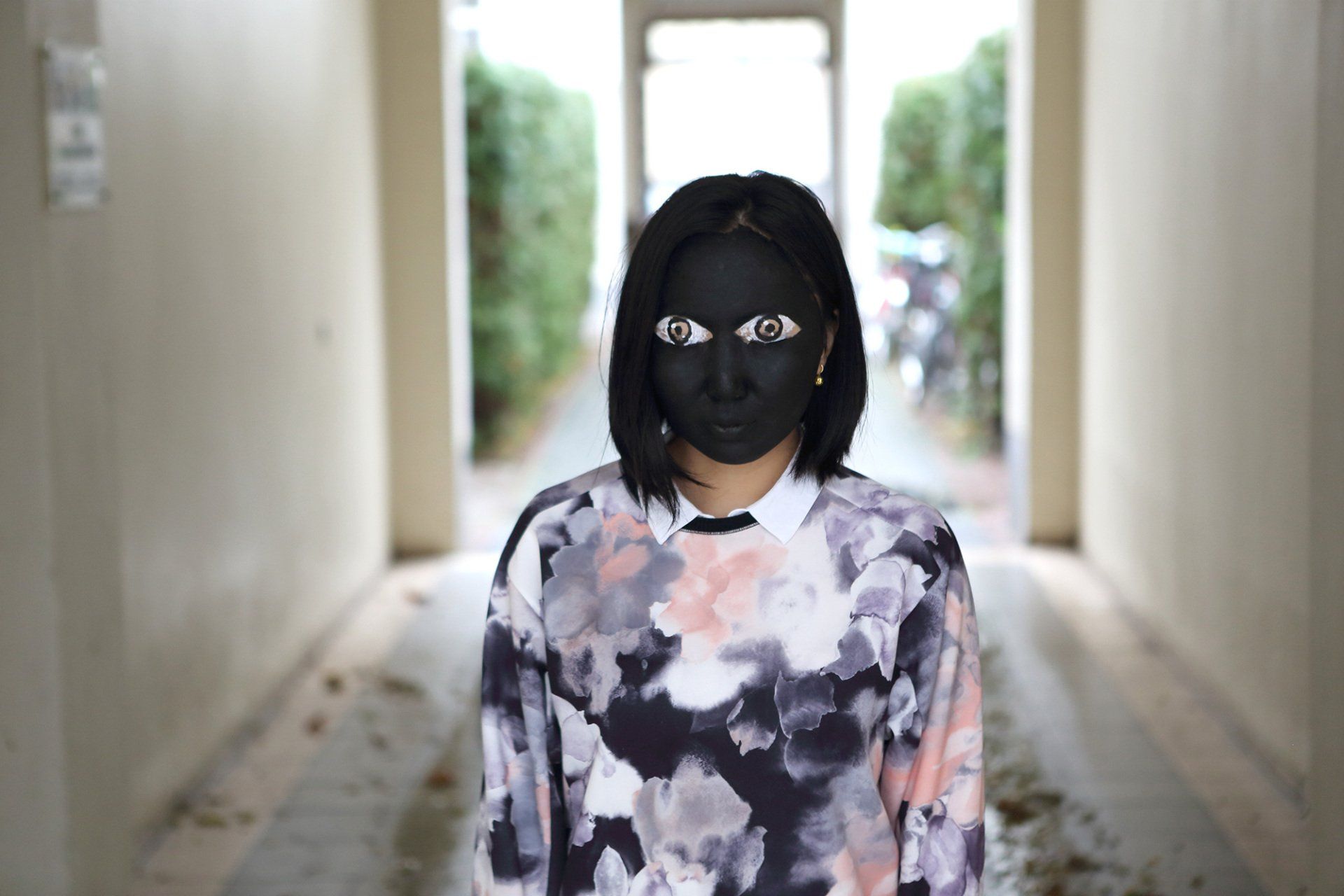 „The Mask No. 9“ by Sebastian Bieniek (B1EN1EK), 2015. Edition of 9 original photographs. 67 cm. x 100 cm. From „The Mask“ series. Oeuvre of BieniekFace (Bieniek-Face). „The Mask No. 9“ by Sebastian Bieniek (B1EN1EK), 2015. Edition of 9 original photographs. 67 cm. x 100 cm. From „The Mask“ series. Oeuvre of BieniekFace (Bieniek-Face).