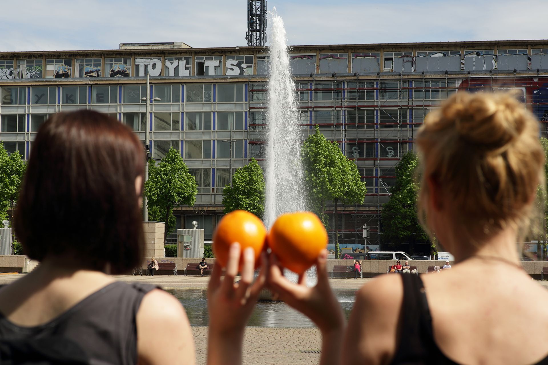 „Archetypical Sculpture No. 9“ by Sebastian Bieniek, Leipzig 2015. Edition of 9 original photographs. 67 cm. x 100 cm. „Archetypical Sculpture No. 9“ by Sebastian Bieniek, Leipzig 2015.
Edition of 9 original photographs. 67 cm. x 100 cm.