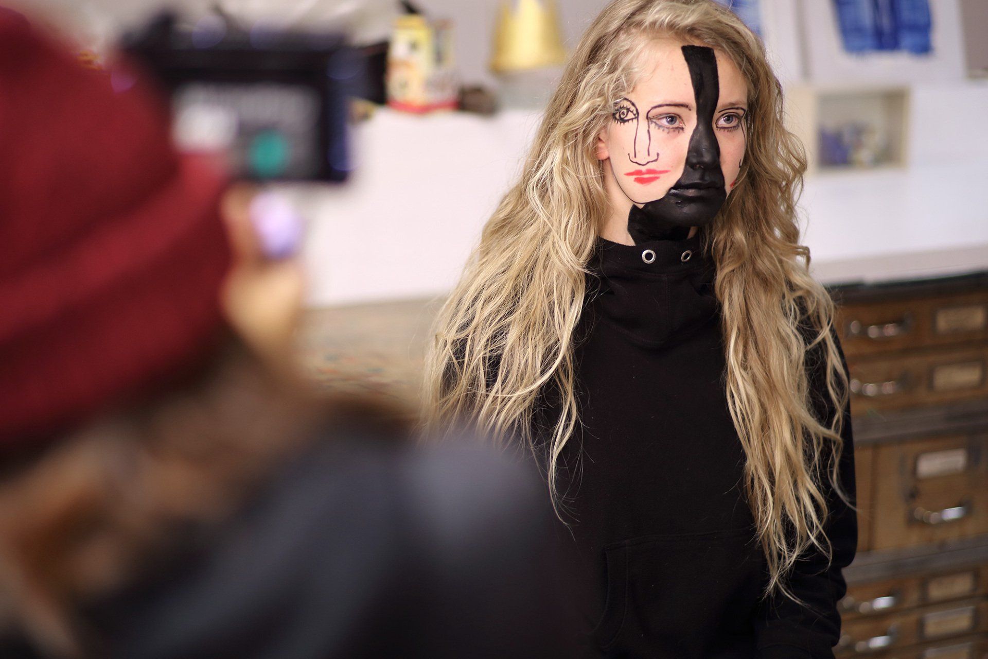 „Doublefaced No. 93“ by Sebastian Bieniek (B1EN1EK), 2015. Edition of 9 original photographs. 67 cm. x 100 cm. From the „Doublefaced 2015“ series. Oeuvre of BieniekFace (Bieniek-Face). „Doublefaced No. 93“ by Sebastian Bieniek (B1EN1EK), 2015. Edition of 9 original photographs. 67 cm. x 100 cm. From the „Doublefaced 2015“ series. Oeuvre of BieniekFace (Bieniek-Face).