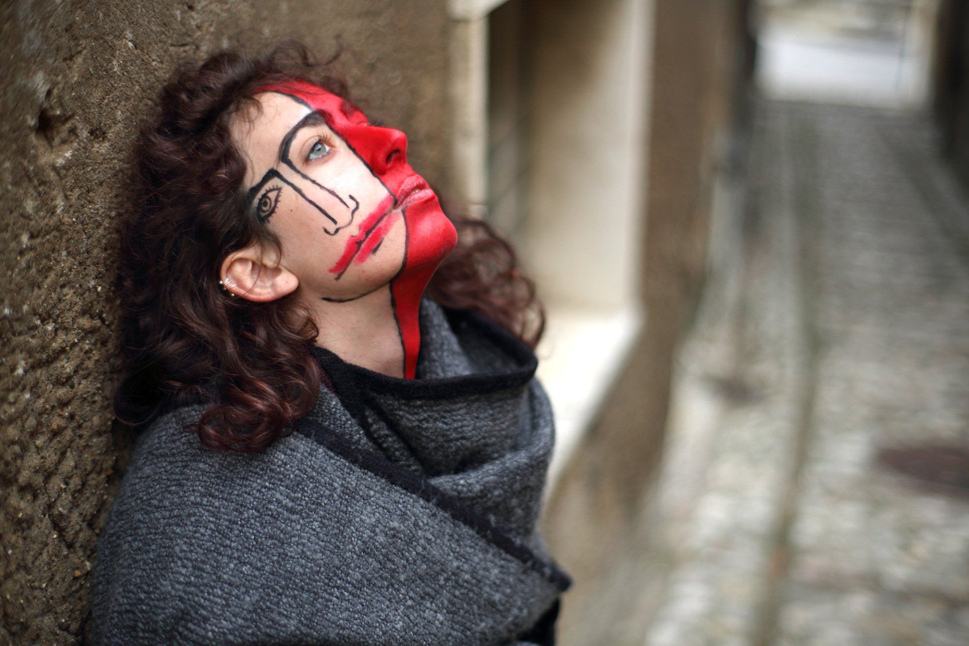 „Redface No. 10“ by Sebastian Bieniek (B1EN1EK), 2017, Rome (Italy). Model: Chiara di Carmine. Edition of 9 original photographs. 67 cm. x 100 cm. From the „Redface“ series. Oeuvre of Bieniek-Face (BieniekFace).