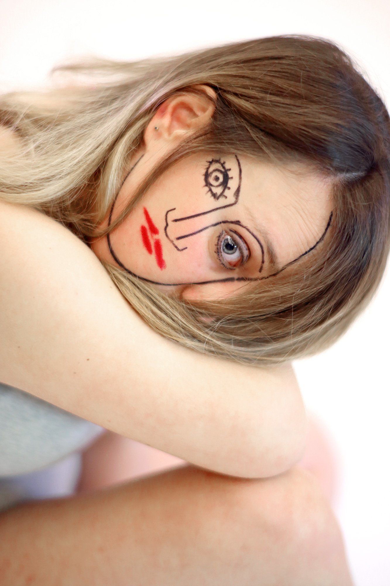 „Doublefaced No. 100“ by Sebastian Bieniek (B1EN1EK), 2015. Edition of 9 original photographs. 100 cm. x 67 cm. From the „Doublefaced 2015“ series. Oeuvre of BieniekFace (Bieniek-Face). „Doublefaced No. 100“ by Sebastian Bieniek (B1EN1EK), 2015. Edition of 9 original photographs. 100 cm. x 67 cm. From the „Doublefaced 2015“ series. Oeuvre of BieniekFace (Bieniek-Face).