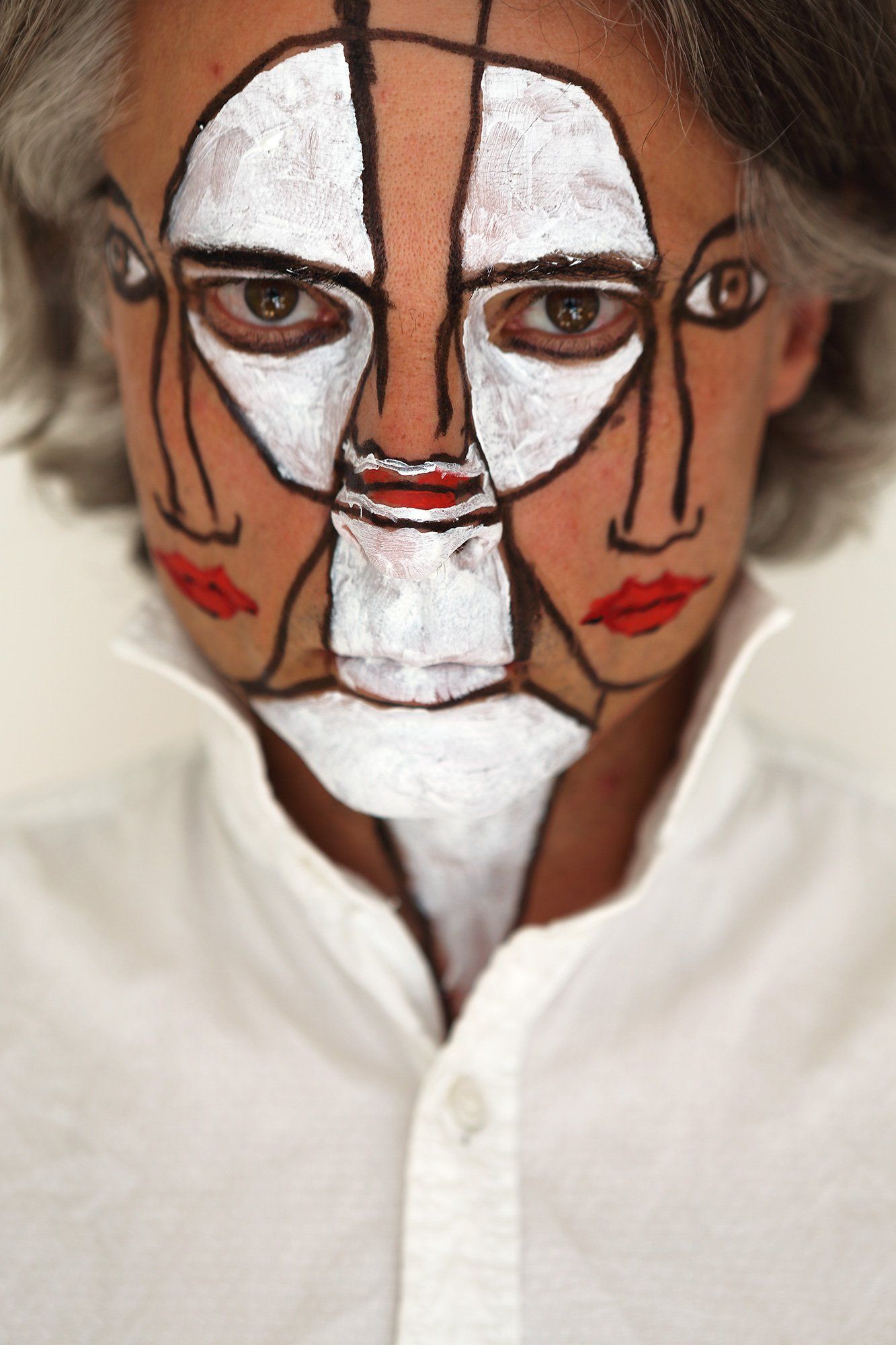 „Bieniek Himself No. 13“ by Sebastian Bieniek (B1EN1EK), 2019. Edition of 9 original photographs. 100 cm. x 67 cm. From the „Bieniek Himself“ series. Oeuvre of BieniekFace (Bieniek-Face). „Bieniek Himself No. 13“ by Sebastian Bieniek (B1EN1EK), 2019. Edition of 9 original photographs. 100 cm. x 67 cm. From the „Bieniek Himself“ series. Oeuvre of BieniekFace (Bieniek-Face).
