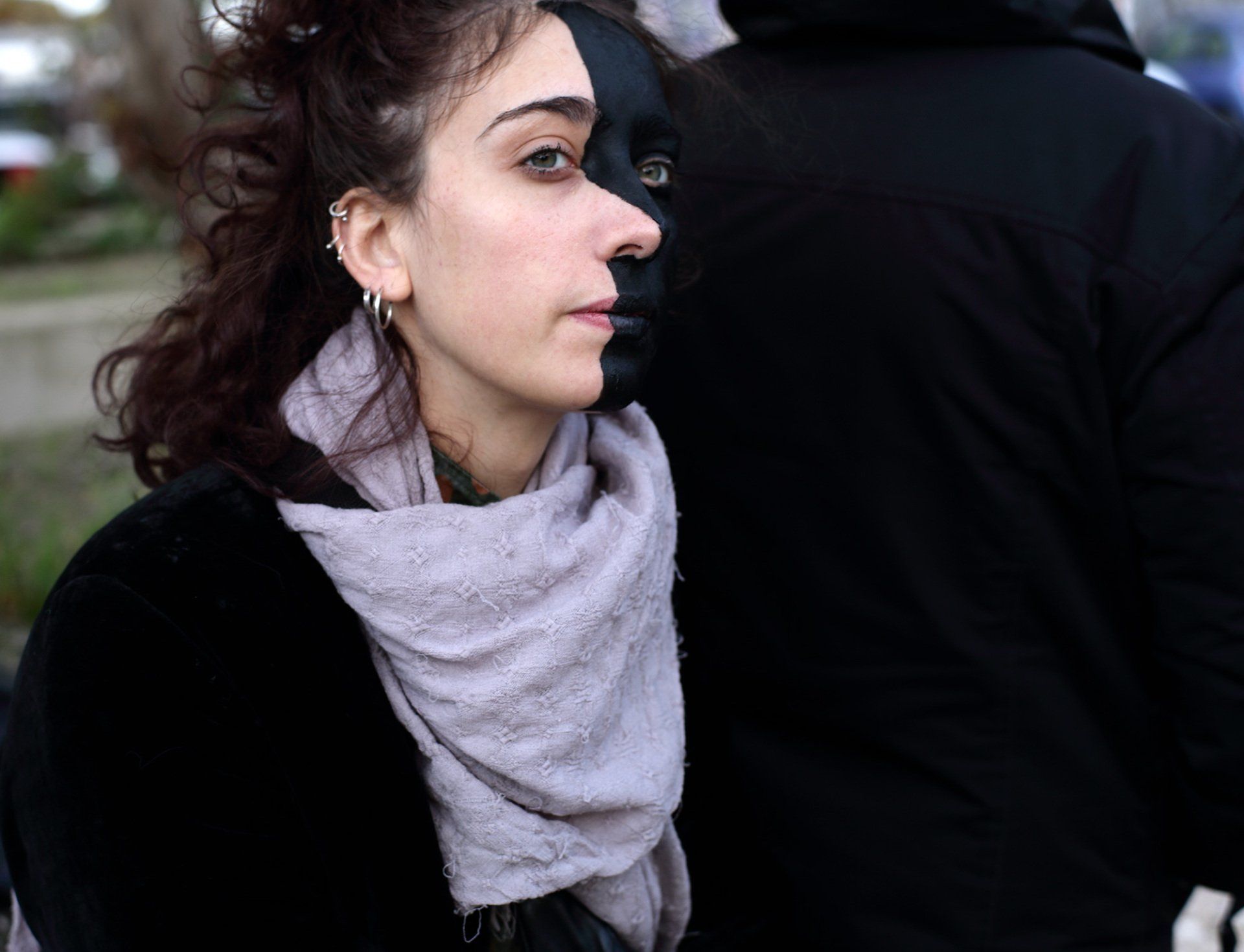 „Metaface No. 15“ by Sebastian Bieniek (B1EN1EK), 2018, Rome (Italy). Model: Chiara di Carmine. Oeuvre of Bieniek-Face. Edition of 9 original photographs. 67 cm. x 88 cm. From the „Metaface“ series. Oeuvre of Bieniek-Face. „Metaface No. 15“ by Sebastian Bieniek (B1EN1EK), 2018, Rome (Italy). Model: Chiara di Carmine. Oeuvre of Bieniek-Face. Edition of 9 original photographs. 67 cm. x 88 cm. From the „Metaface“ series. Oeuvre of Bieniek-Face.