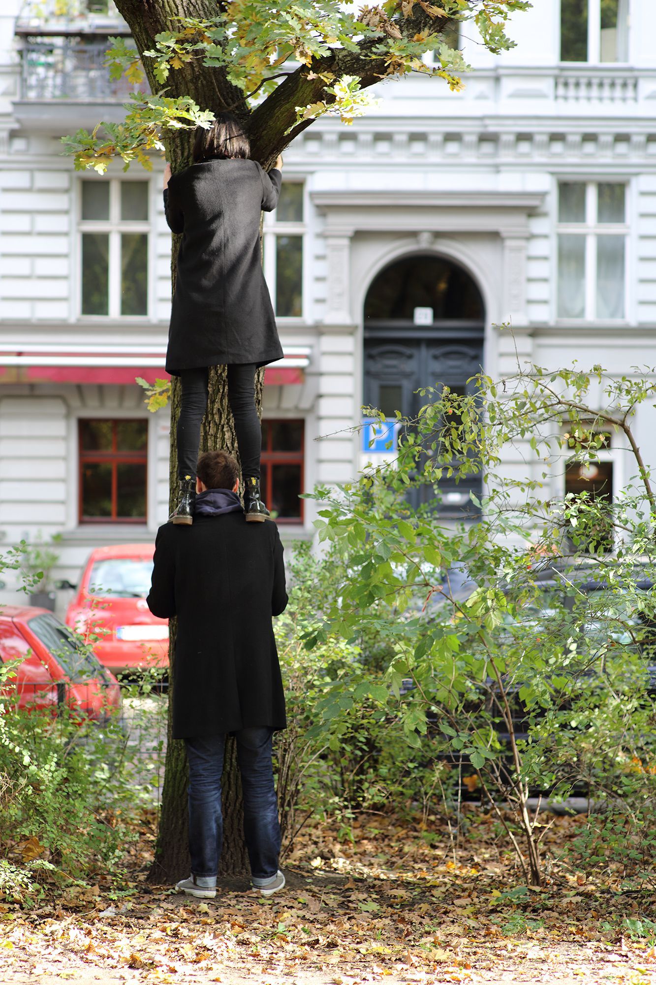 „Intervention No. 15“ by Sebastian Bieniek, 2016. Edition of 9 original photographs. 67 cm. x 100 cm. „Intervention No. 15“ by Sebastian Bieniek, 2016. Edition of 9 original photographs. 67 cm. x 100 cm.