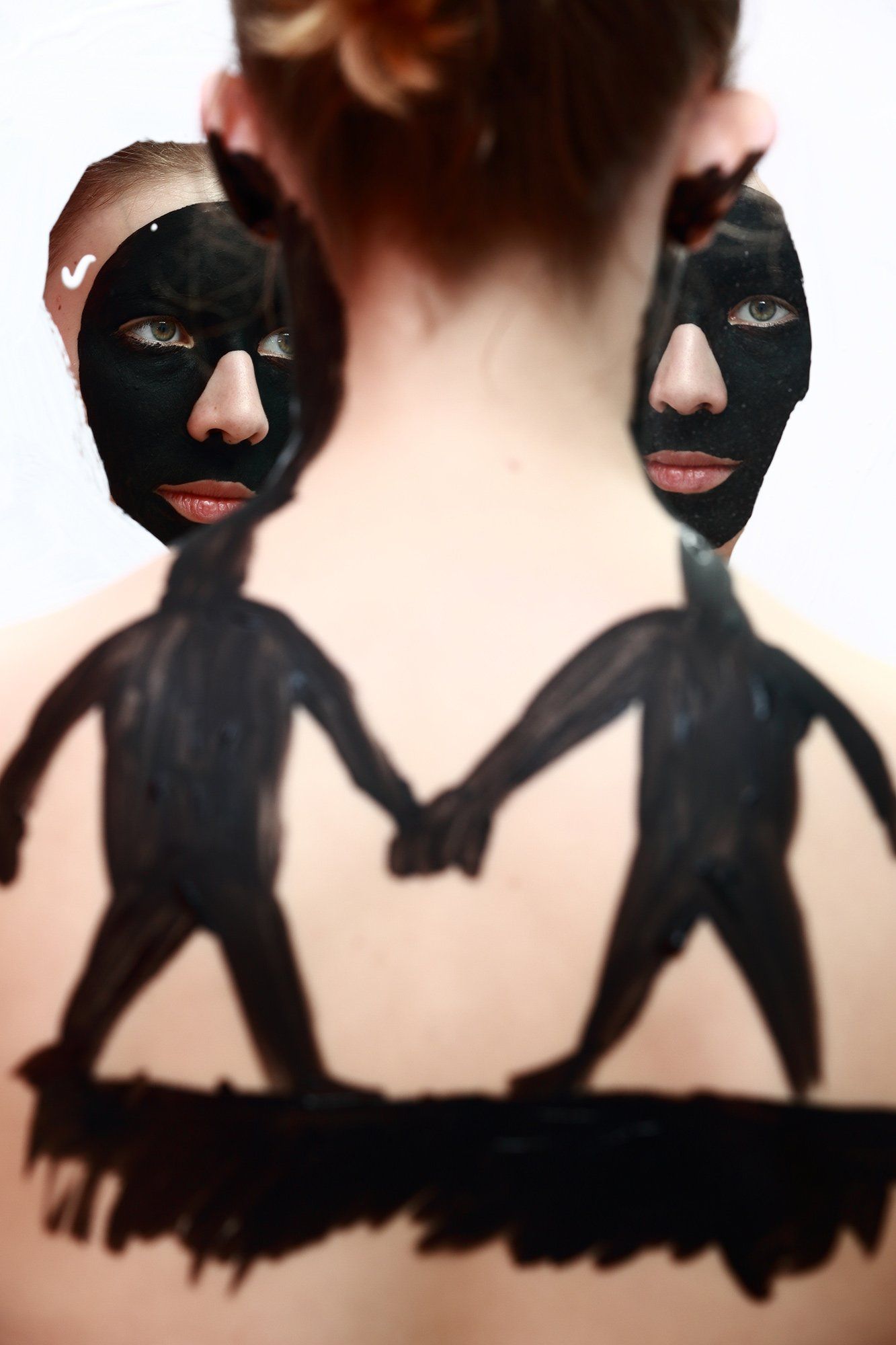 „Secondfaced No. 17“ by Sebastian Bieniek (B1EN1EK), 2015. Edition of 9 original photographs. 100 cm. x 67 cm. From the „Secondfaced“ series. Oeuvre of BieniekFace (Bieniek-Face). „Secondfaced No. 17“ by Sebastian Bieniek (B1EN1EK), 2015. Edition of 9 original photographs. 100 cm. x 67 cm. From the „Secondfaced“ series. Oeuvre of BieniekFace (Bieniek-Face).