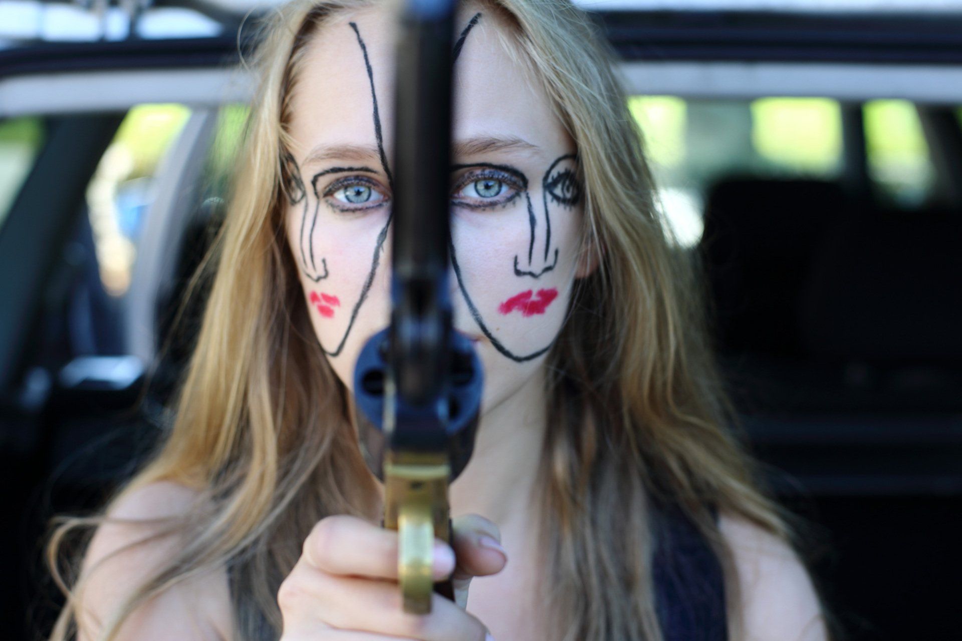 „Coltface No. 19“ by Sebastian Bieniek (B1EN1EK), 2016. Edition of 9 original photographs. 67 cm. x 100 cm. From the „Coltface“ series. Model: Anna Müller. Oeuvre of BieniekFace (Bieniek-Face). „Coltface No. 19“ by Sebastian Bieniek (B1EN1EK), 2016. Edition of 9 original photographs. 67 cm. x 100 cm. From the „Coltface“ series. Model: Anna Müller. Oeuvre of BieniekFace (Bieniek-Face).