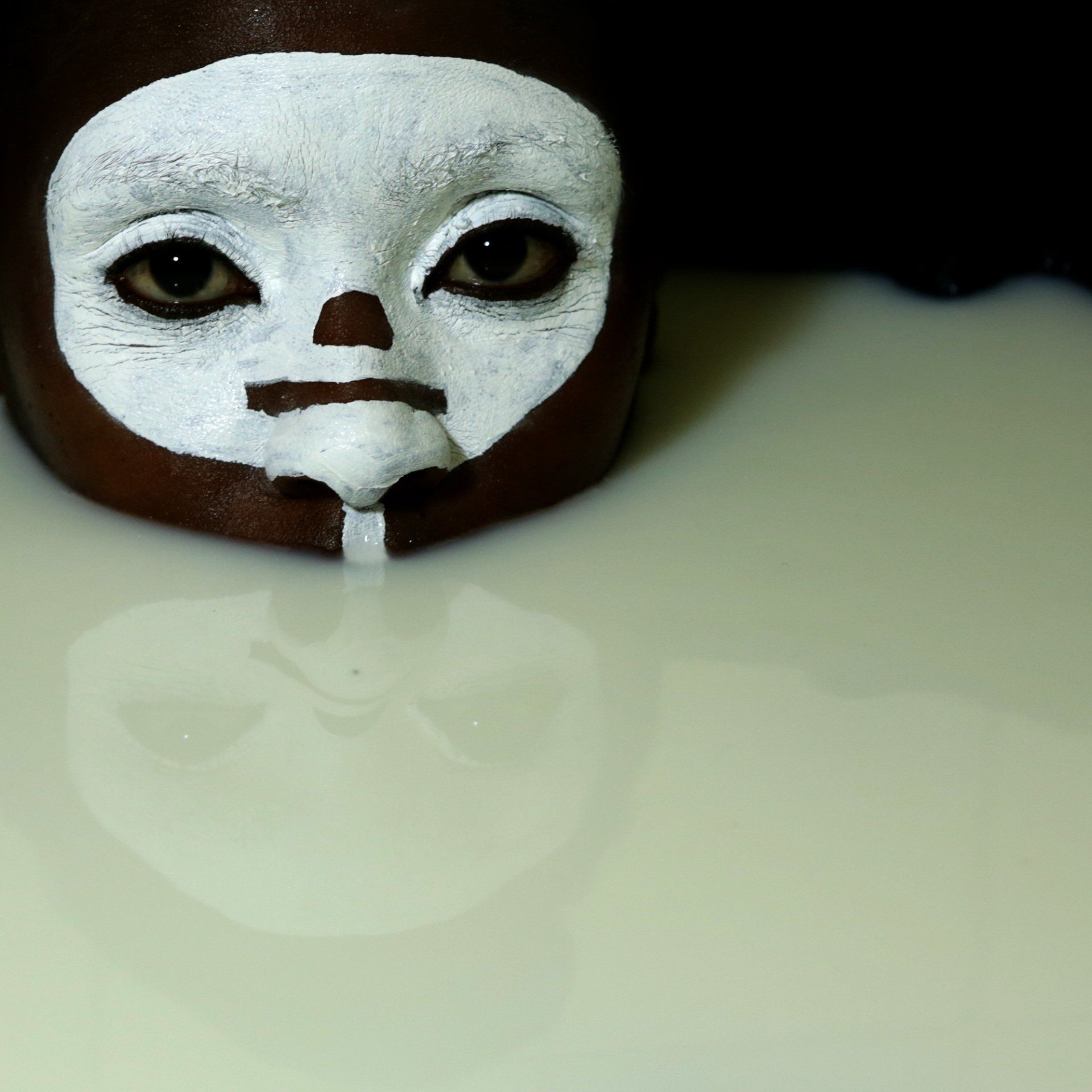 „Bifaced No. 28“ by Sebastian Bieniek (B1EN1EK), 2014. Edition of 9 original photographs. 67 cm. x 67 cm. From the „Bifaced“ series. Oeuvre of BieniekFace (Bieniek-Face). „Bifaced No. 28“ by Sebastian Bieniek (B1EN1EK), 2014. Edition of 9 original photographs. 67 cm. x 67 cm. From the „Bifaced“ series. Oeuvre of BieniekFace (Bieniek-Face).