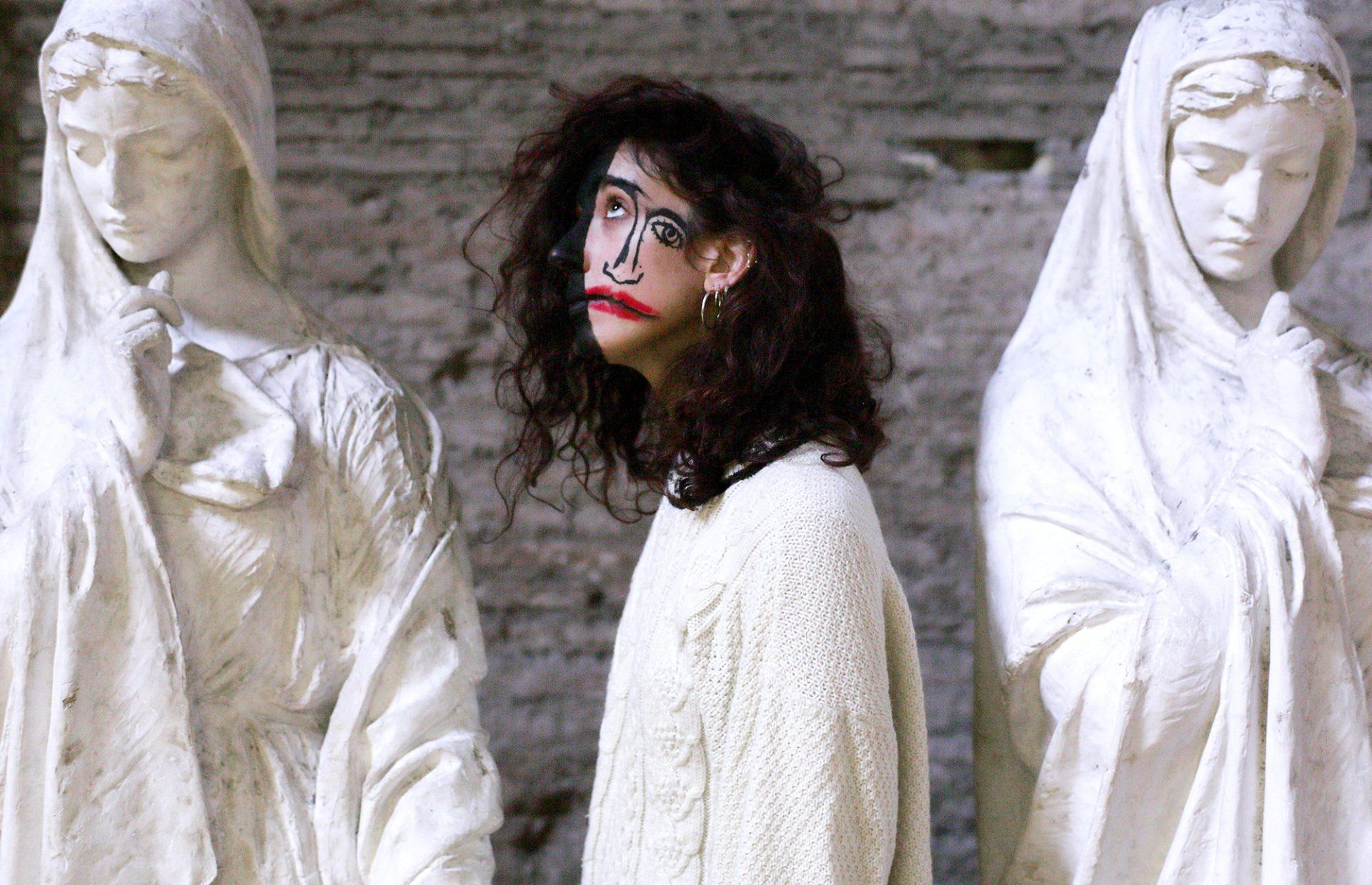 „Fakeface No. 28“ by Sebastian Bieniek (B1EN1EK), 2017, Rome (Italy). Edition of 9 original photographs. 67 cm. x 100 cm. From the „Fakeface“ series. Oeuvre of BieniekFace (Bieniek-Face). „Fakeface No. 28“ by Sebastian Bieniek (B1EN1EK), 2017, Rome (Italy). Edition of 9 original photographs. 67 cm. x 100 cm. From the „Fakeface“ series. Oeuvre of BieniekFace (Bieniek-Face).