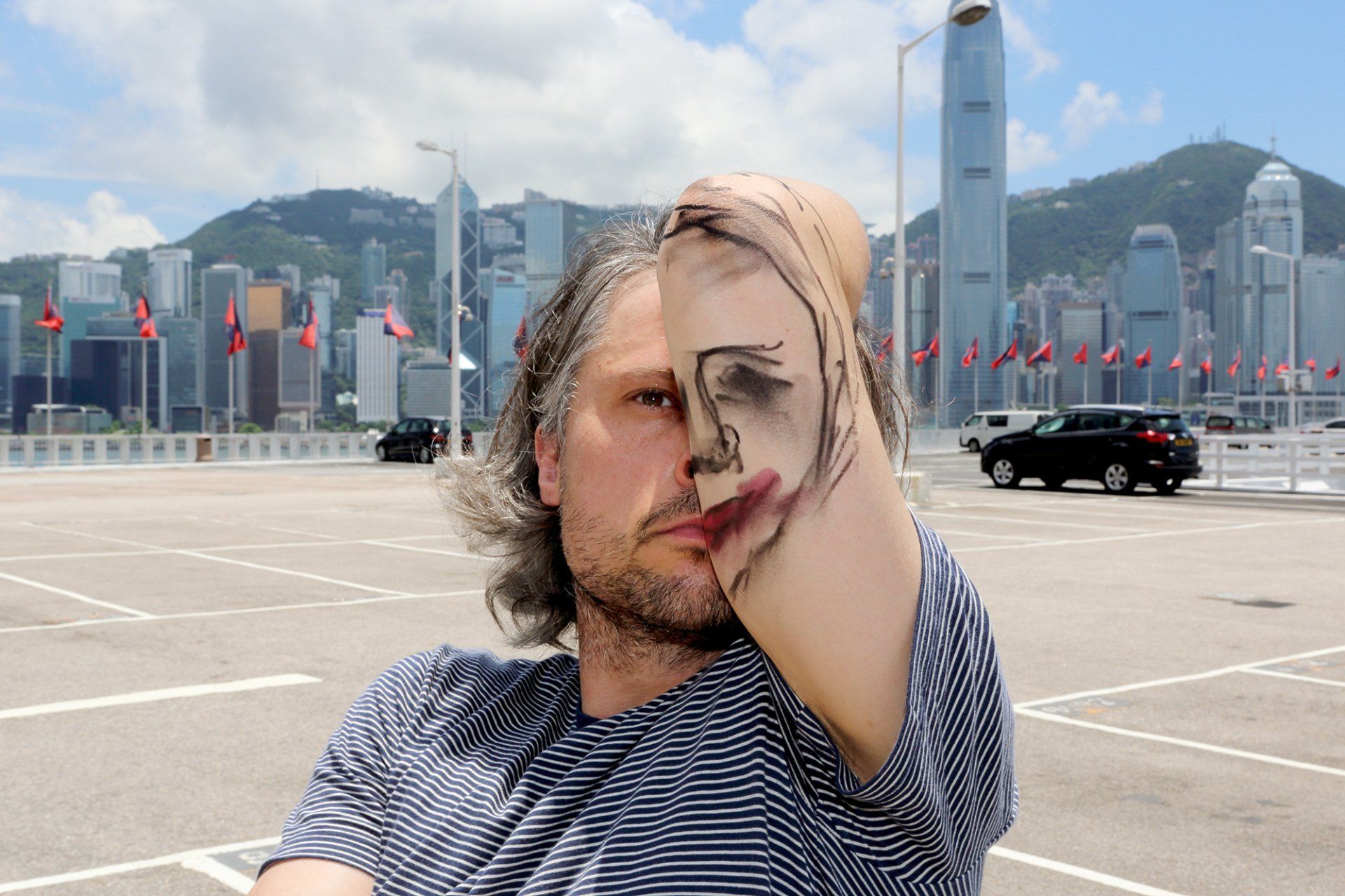 „Me & My Friends No. 31“ (self-portrait) by Sebastian Bieniek (B1EN1EK), 2015, Hongkong. Edition of 9 original photographs. 67 cm. x 100 cm. From the „Me & My Friends“ series. Oeuvre of BieniekFace (Bieniek-Face). „Me & My Friends No. 31“ (self-portrait) by Sebastian Bieniek (B1EN1EK), 2015, Hongkong. Edition of 9 original photographs. 67 cm. x 100 cm. From the „Me & My Friends“ series. Oeuvre of BieniekFace (Bieniek-Face).