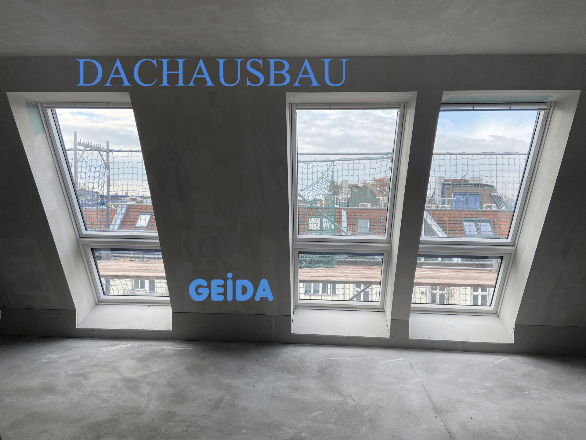 Drei bodentiefe VELUX-Fenster beim Dachausbau in Berlin Charlottenburg. GEIDA Projektentwicklung