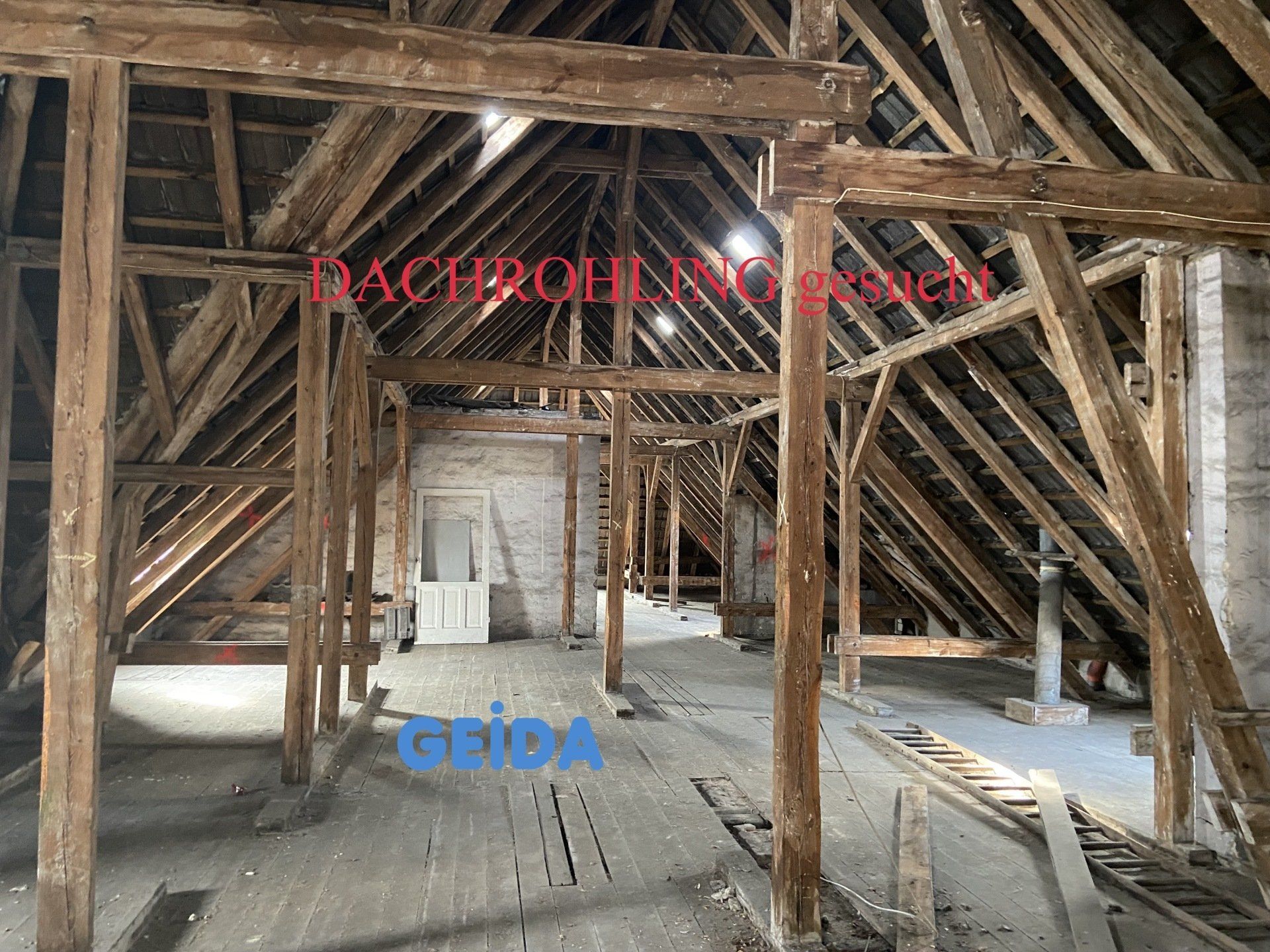 Für eine Vielzahl von Kaufinteressenten suchen wir einen Dachrohling zum Dachausbau, gern übernehmen wir auch den Verkauf. GEIDA Projektentwicklung