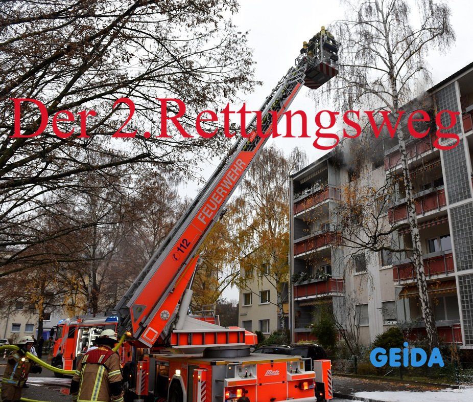 Der 2.Rettungsweg beim Dachausbau oder Neubau ist dann gegeben, wenn die Straße eine Breite von 5,50 m aufweist, damit sich die Feuerwehr aufstellen kann. GEIDA Projektentwicklung