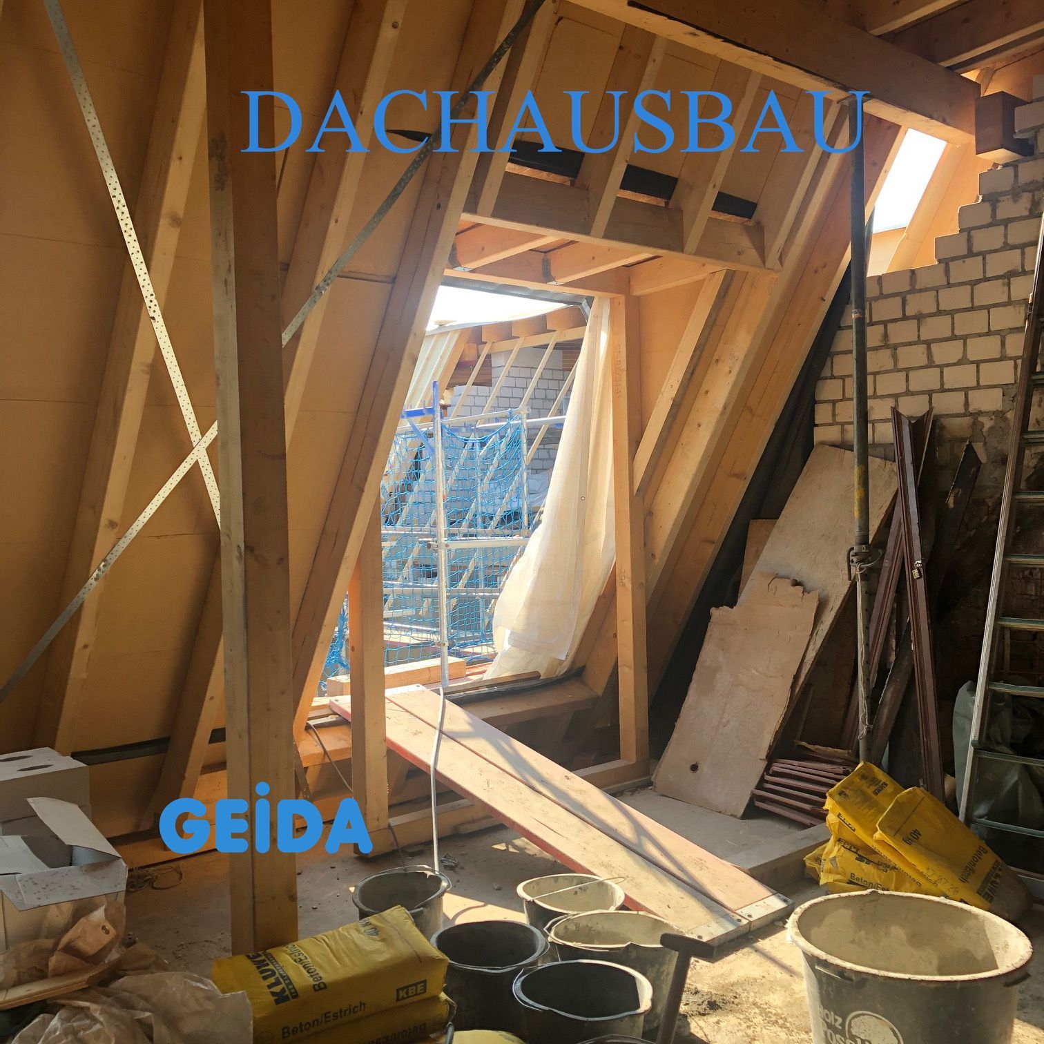 Dachausbau in Berlin Charlottenburg mit 4 Wohnungen im erweiterten Rohbau mit neuem Dachstuhl. GEIDA Projektentwicklung