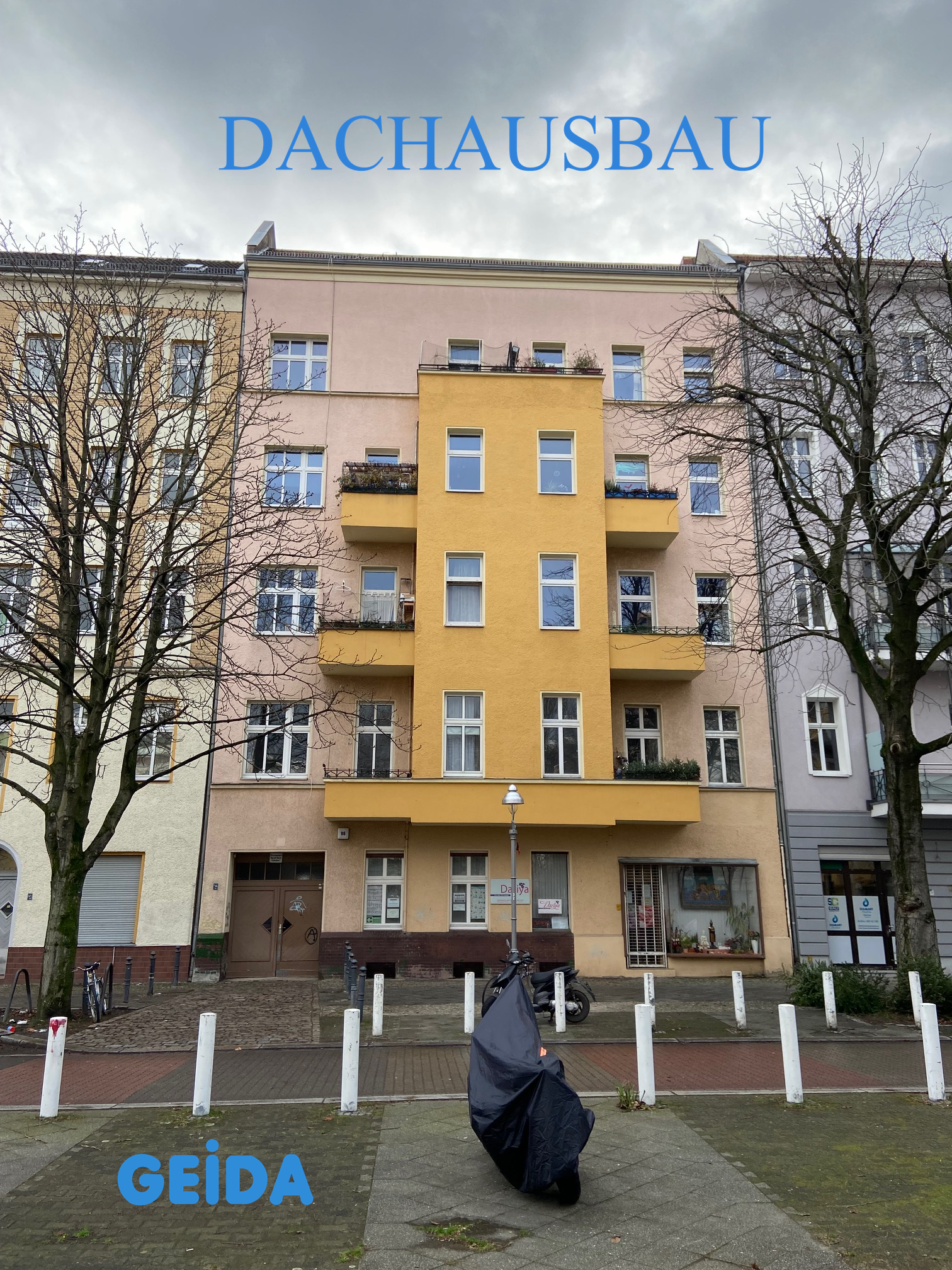 Der Dachausbau in Berlin Charlottenburg mit einem neuen Dachstuhl in der Kubatur von vor 120 Jahren wurde genehmigt. GEIDA Projektentwicklung