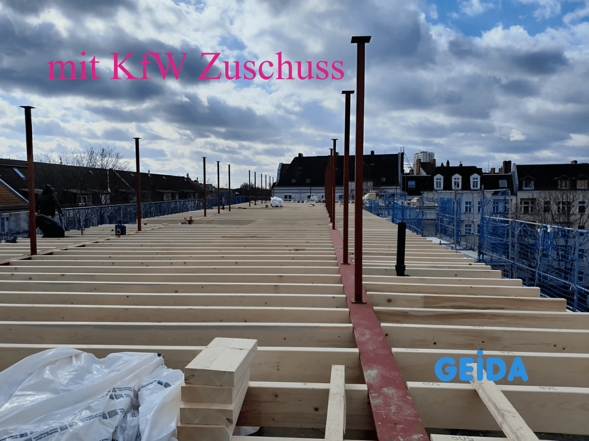 Aufstockung auf einem Sozialbau um ein Staffelgeschoss mit BAFA / KfW Zuschuss im Förderprogramm * Effizienzhaus 55 *. GEIDA Projektentwicklung