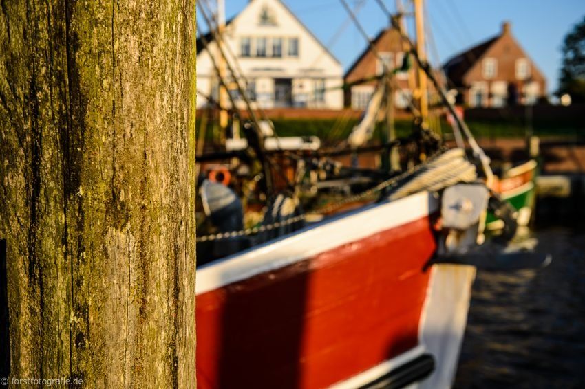 Krabbenkutter und Fischerhus Greetsiel