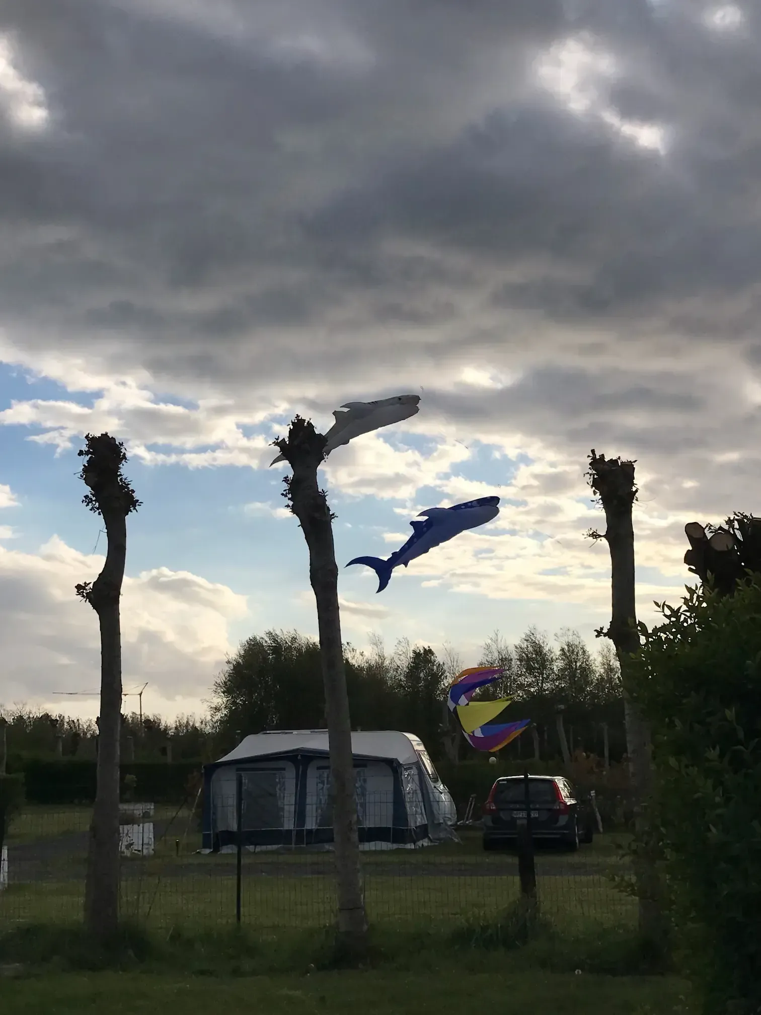 A seulement 3 km de l'événement