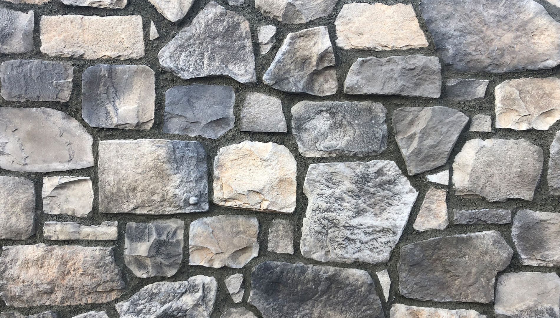 Naturstein Verblender Felsoptik  für Innen, Außen und Fassadenverkleidung