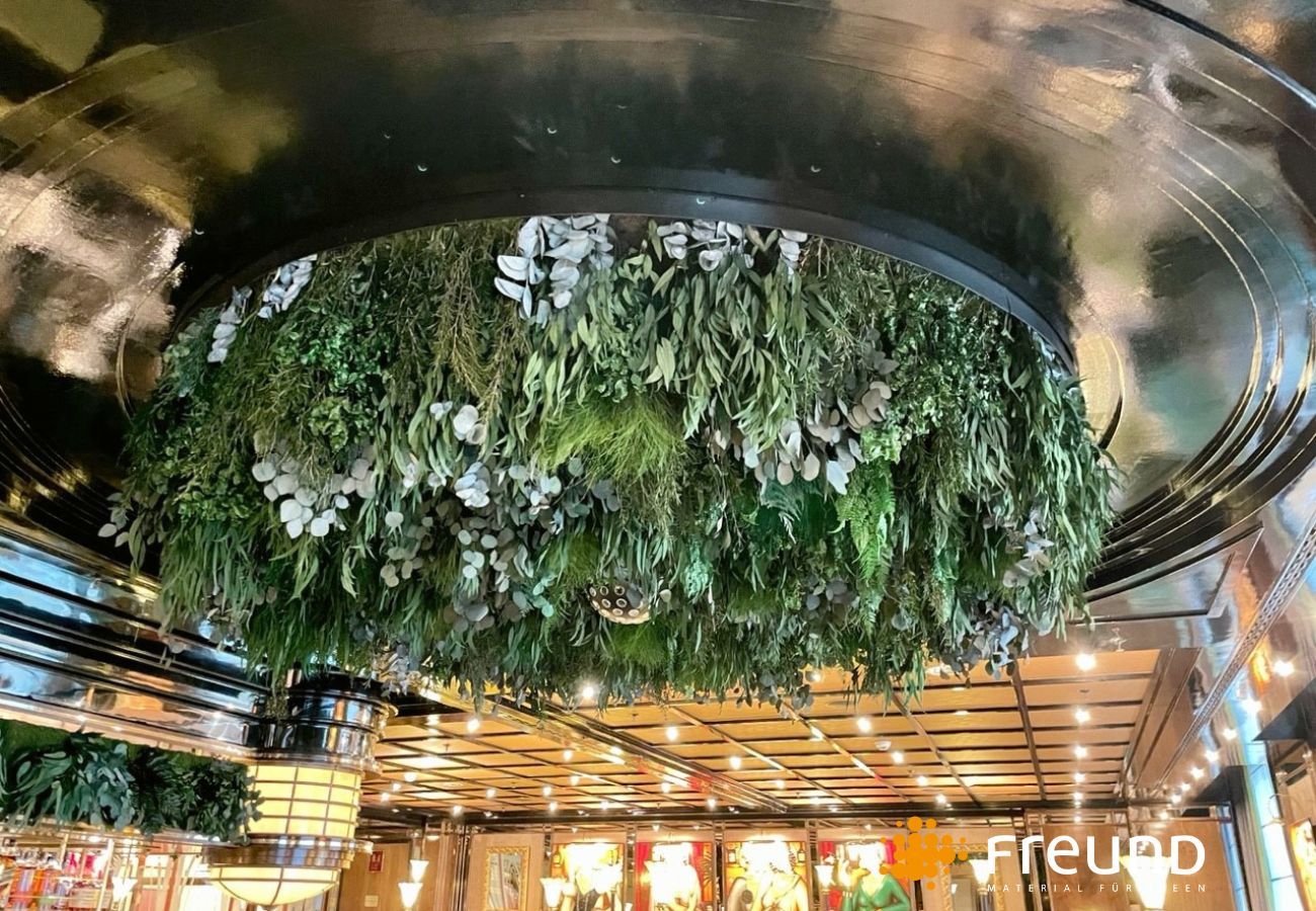 Deckenbegrünung Deckenbegrünung mit pflegefreien Pflanzen
