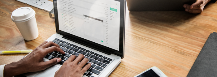 Cómo arreglar Outlook que se queda en actualizando carpetas