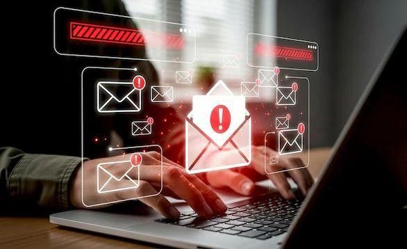 Por qué mis correos llegan a la carpeta de spam de mis clientes