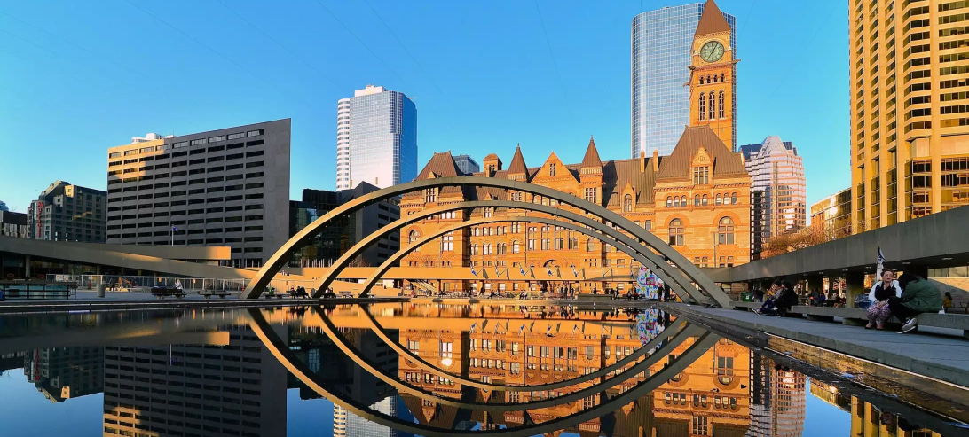 * L'accesso all'area